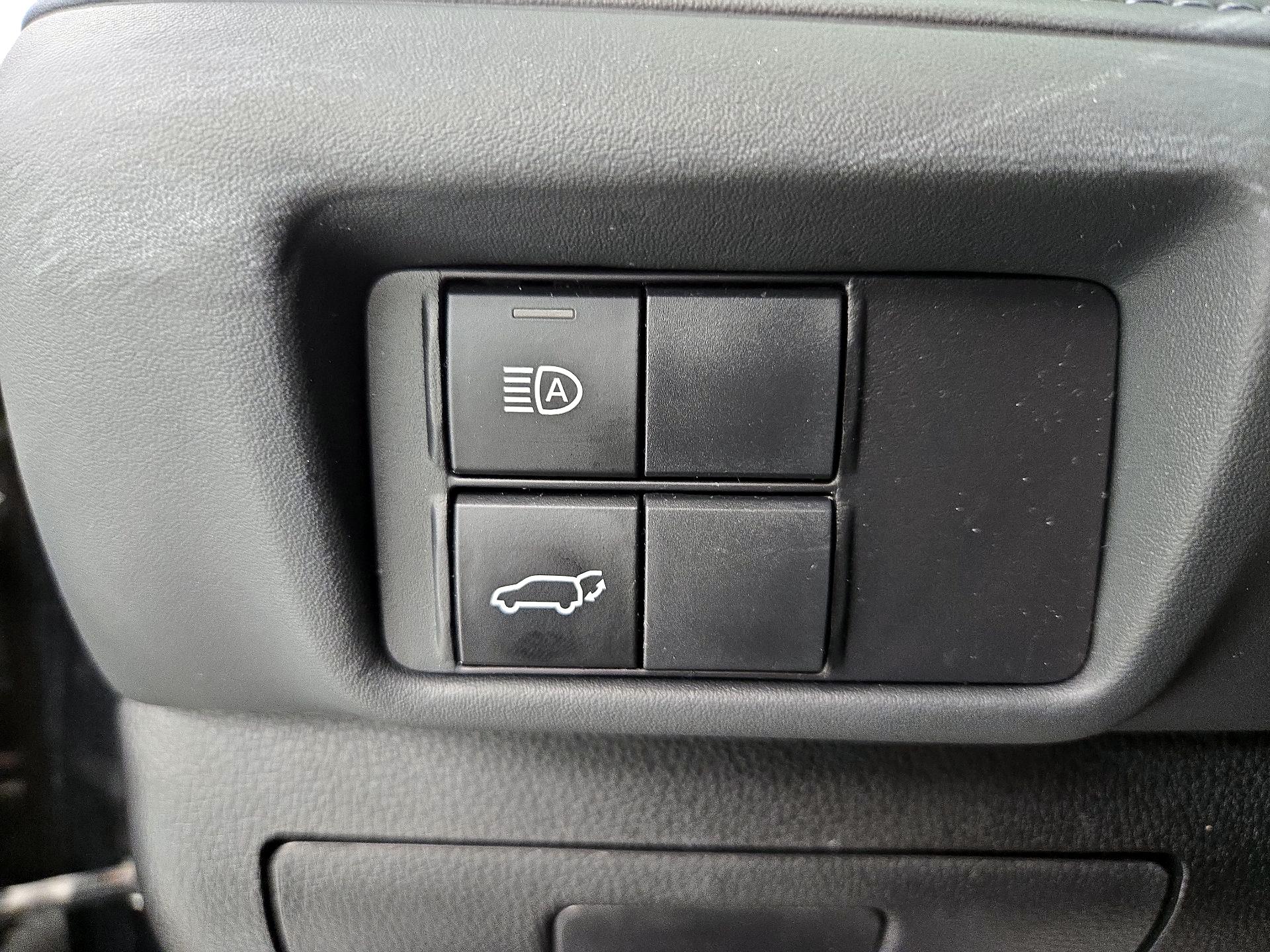 Thumbnail: 2022 Toyota Highlander - 13