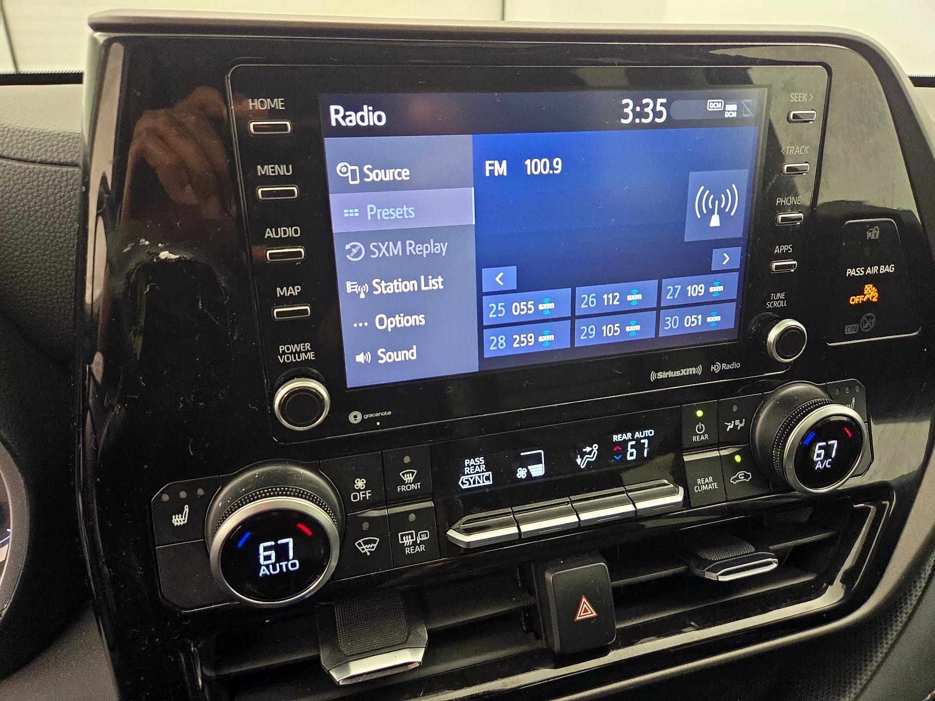 Thumbnail: 2022 Toyota Highlander - 15