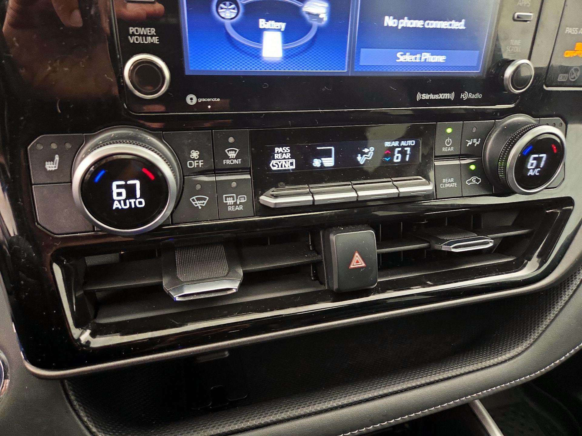 Thumbnail: 2022 Toyota Highlander - 16