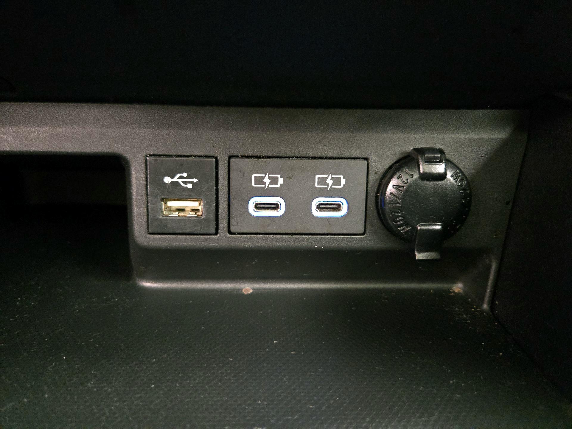 Thumbnail: 2022 Toyota Highlander - 18