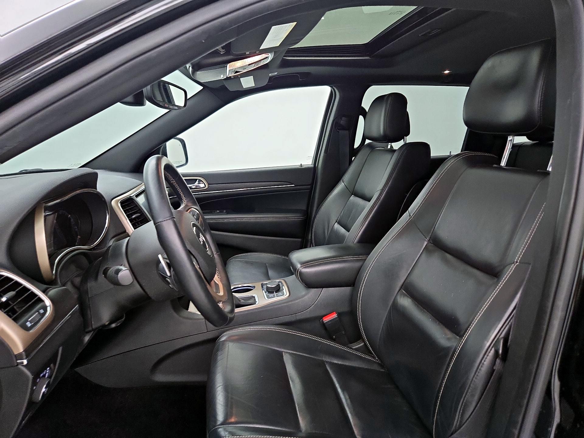 Thumbnail: 2017 Jeep Grand Cherokee - 11