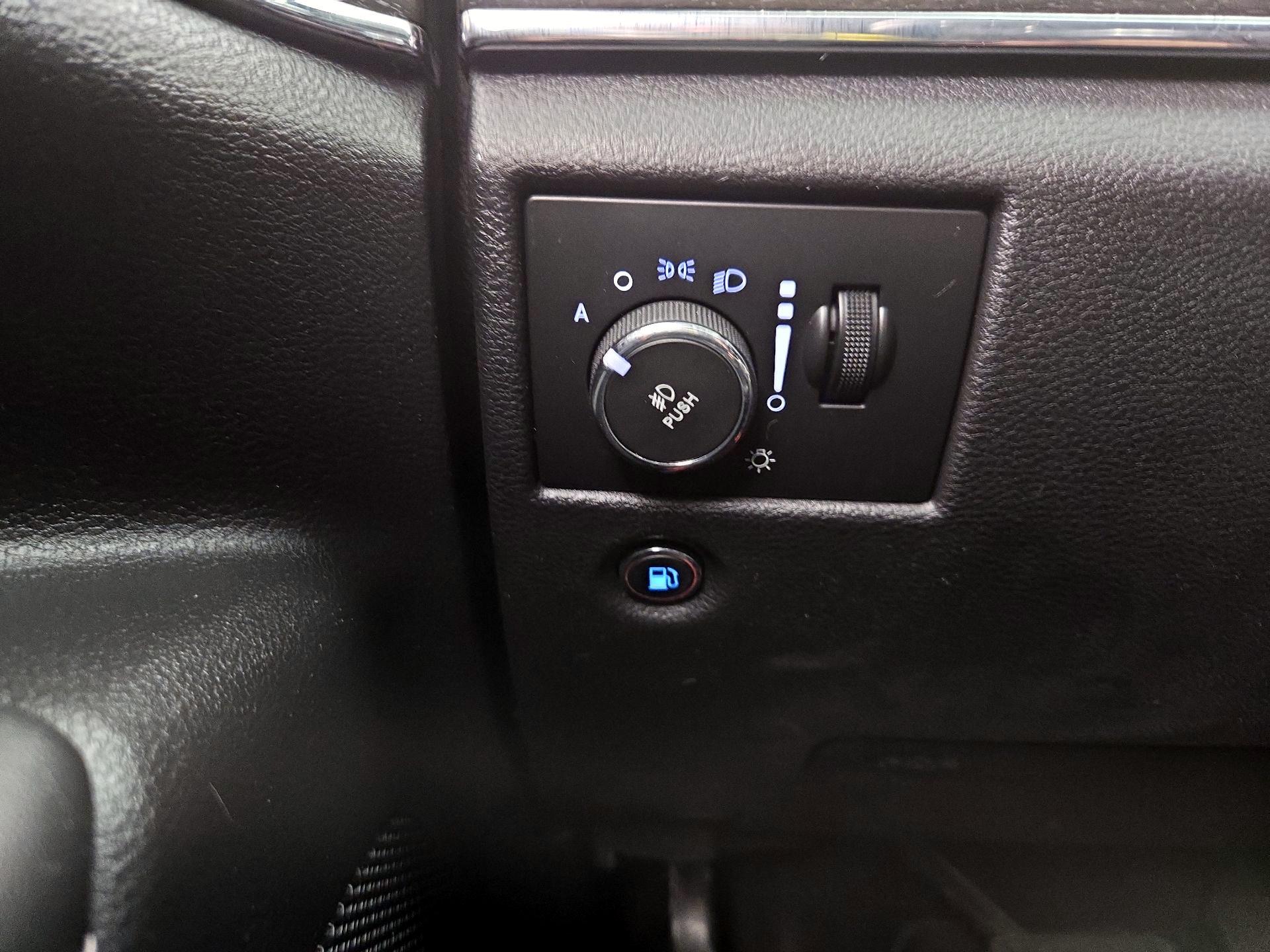 Thumbnail: 2017 Jeep Grand Cherokee - 13