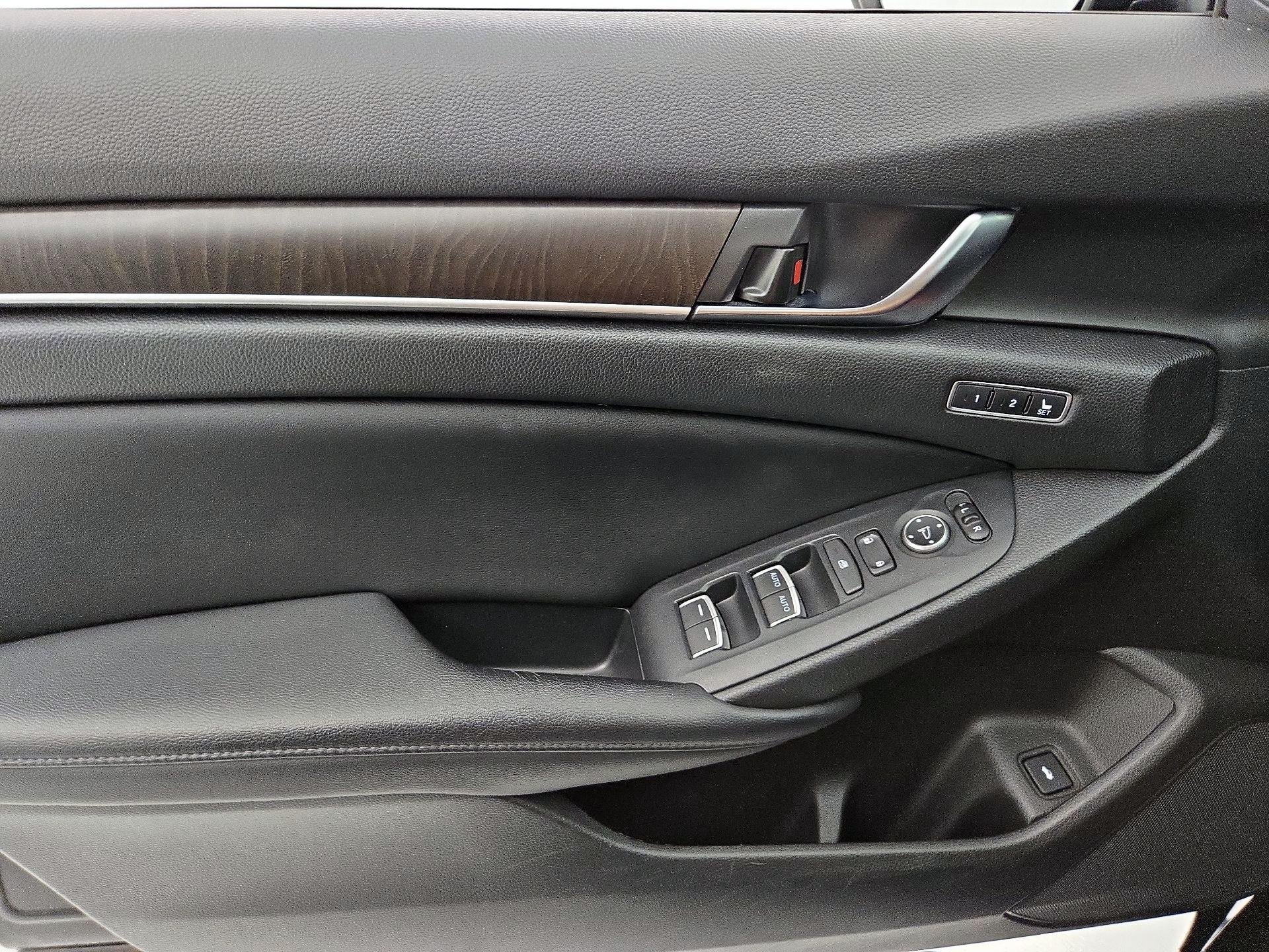 Thumbnail: 2018 Honda Accord - 12