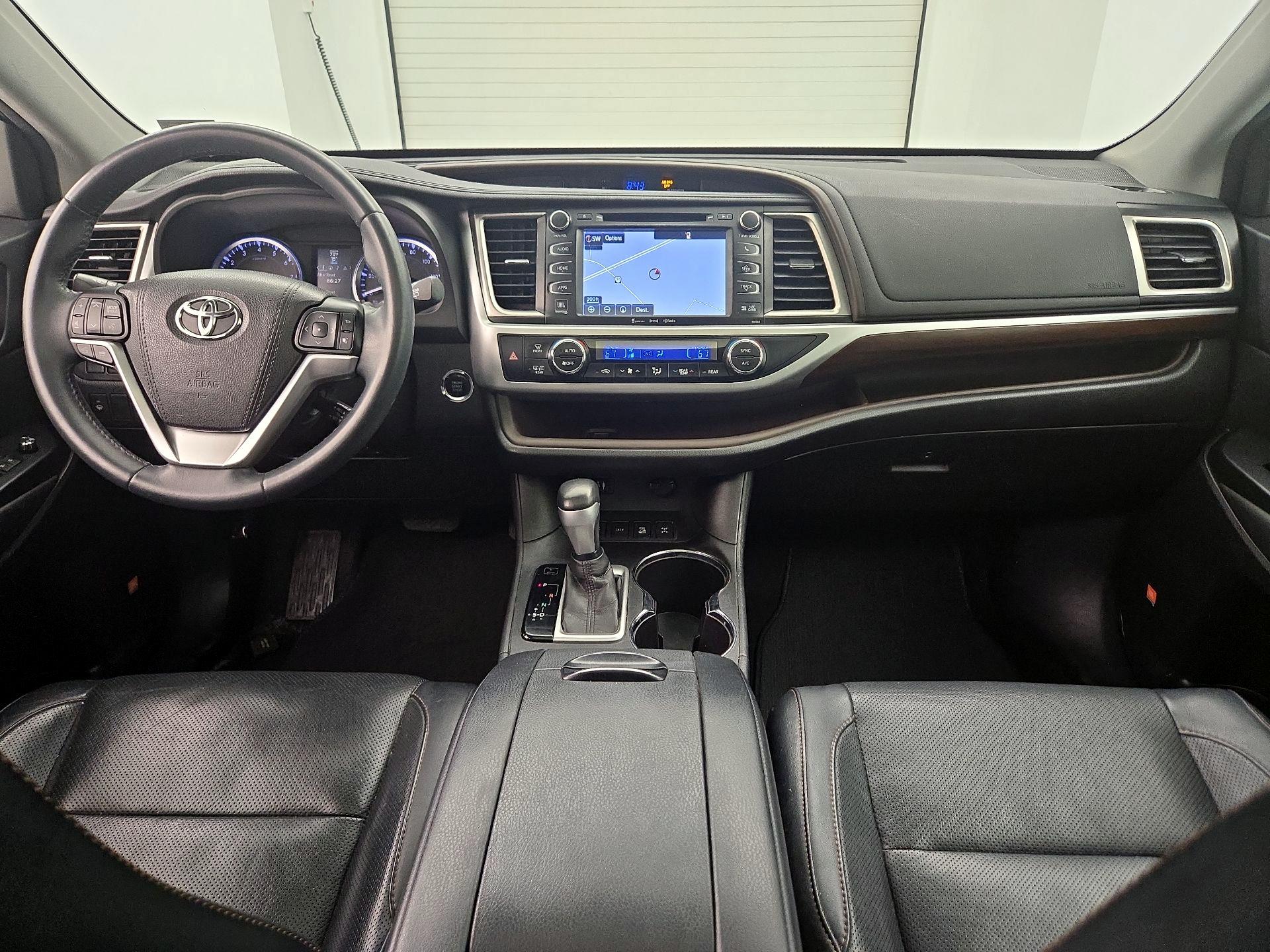 Thumbnail: 2016 Toyota Highlander - 9