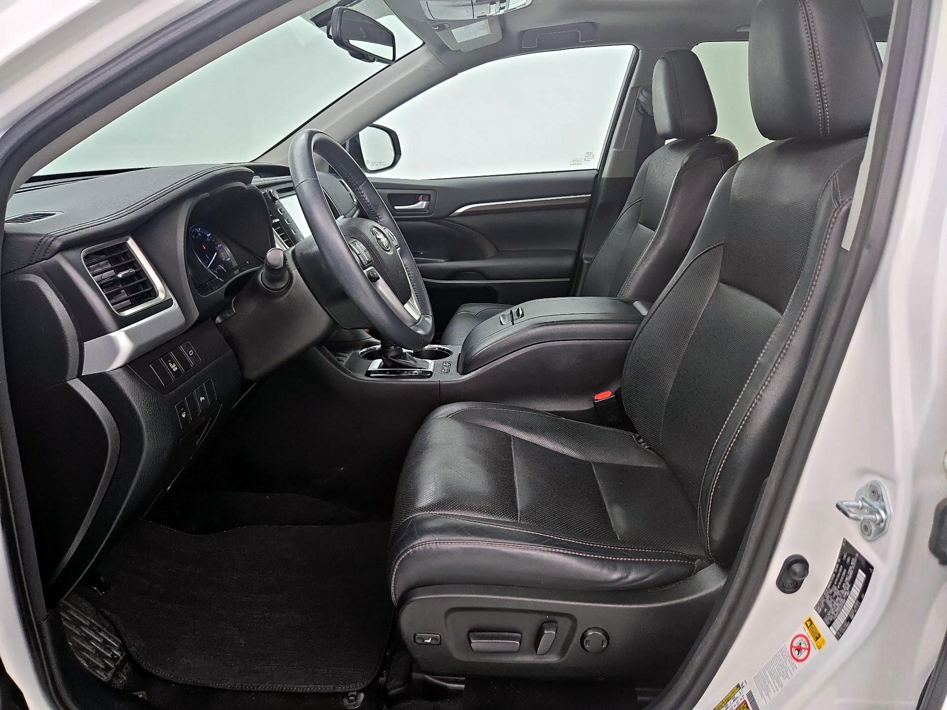 Thumbnail: 2016 Toyota Highlander - 11