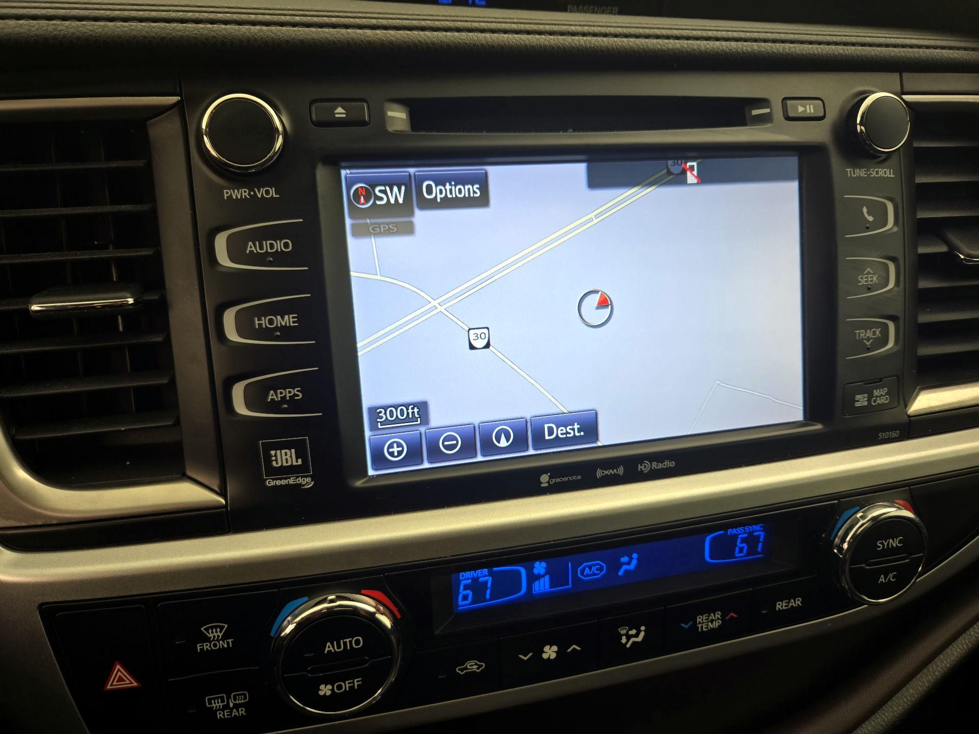 Thumbnail: 2016 Toyota Highlander - 14