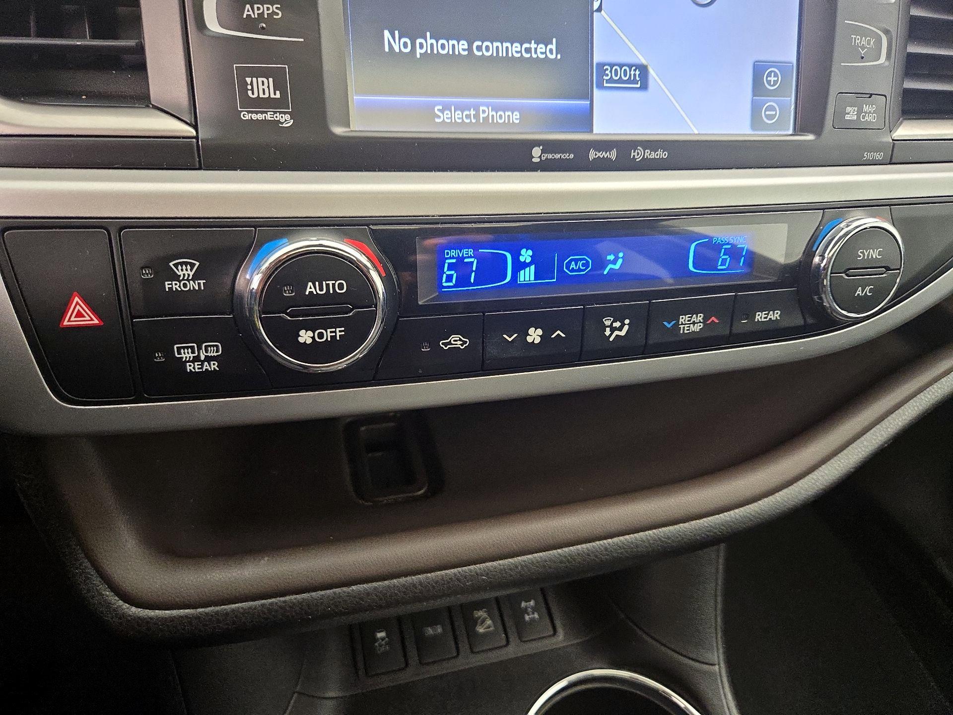 Thumbnail: 2016 Toyota Highlander - 17