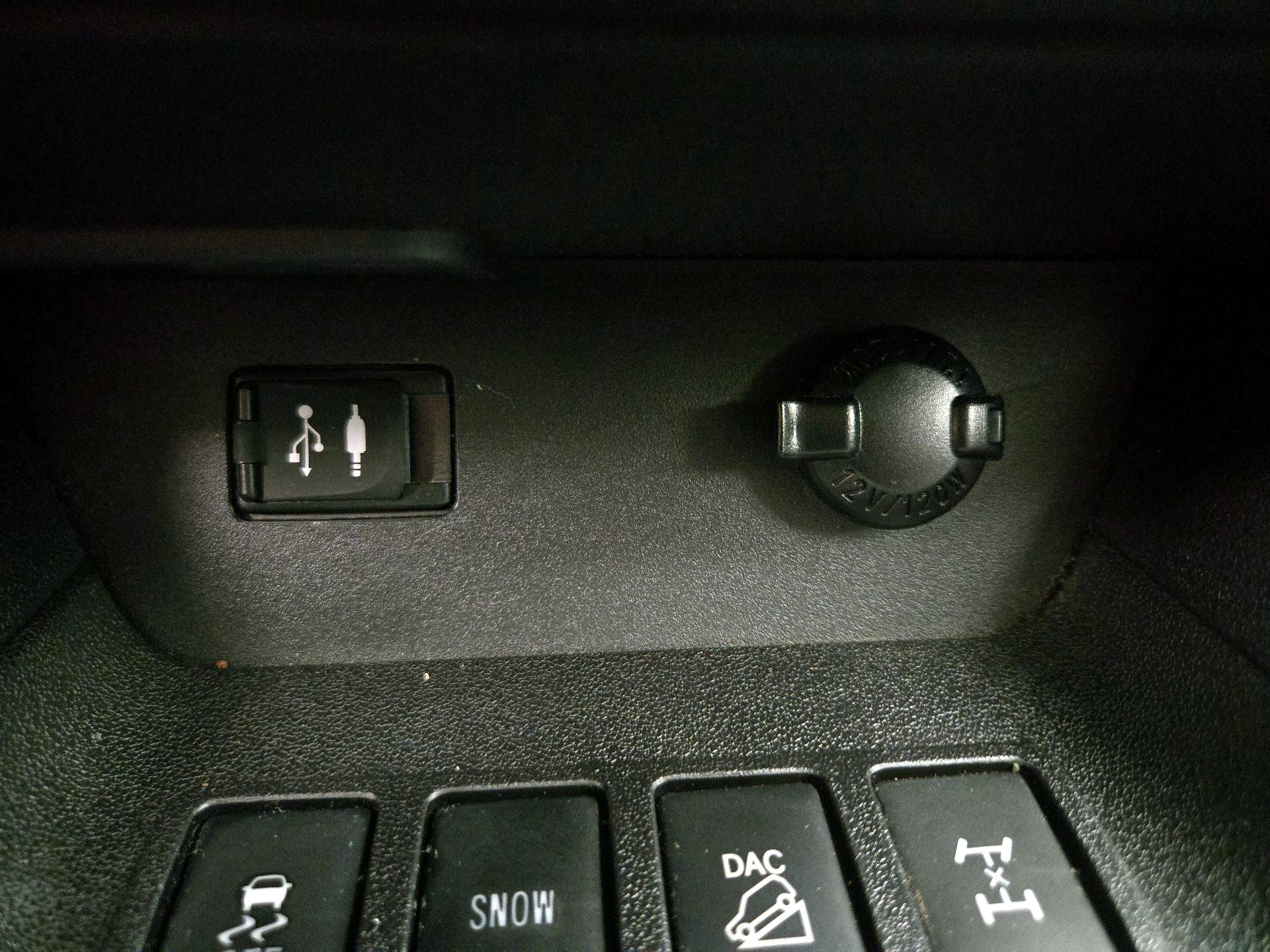 Thumbnail: 2016 Toyota Highlander - 19