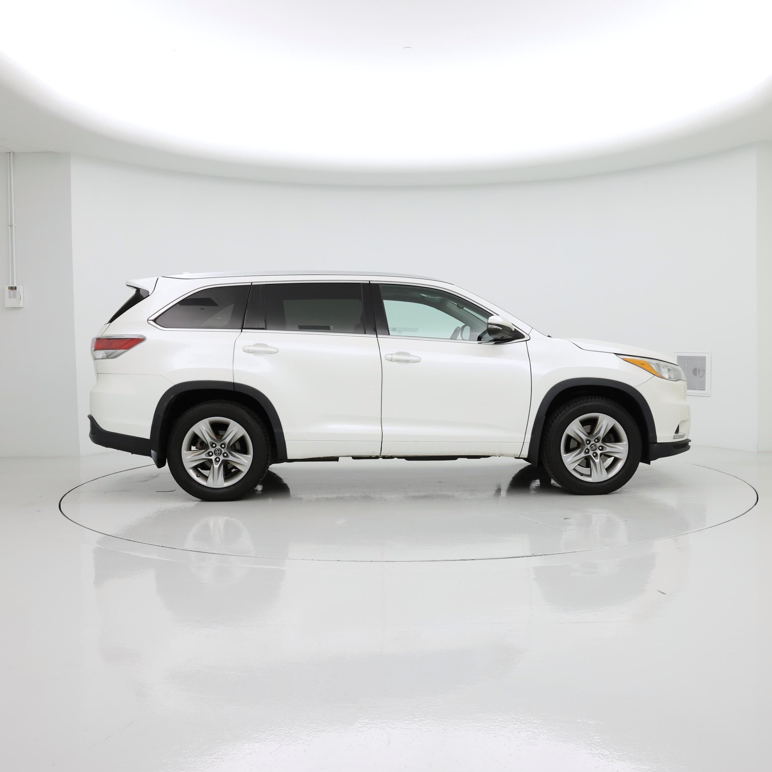 Thumbnail: 2016 Toyota Highlander - 7