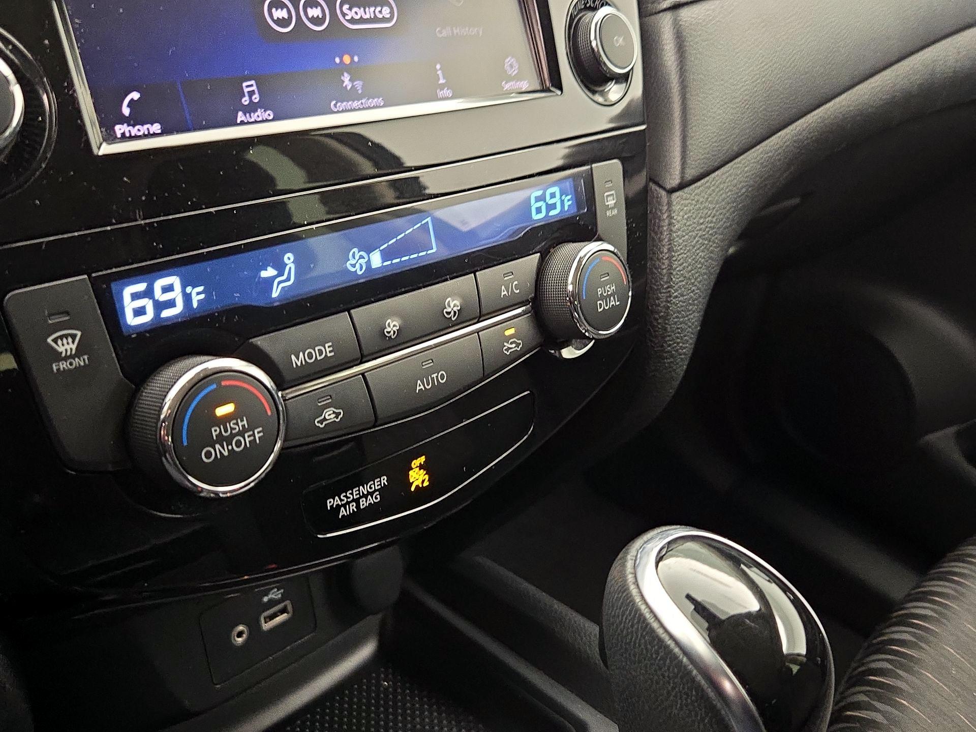 Thumbnail: 2019 Nissan Rogue - 16