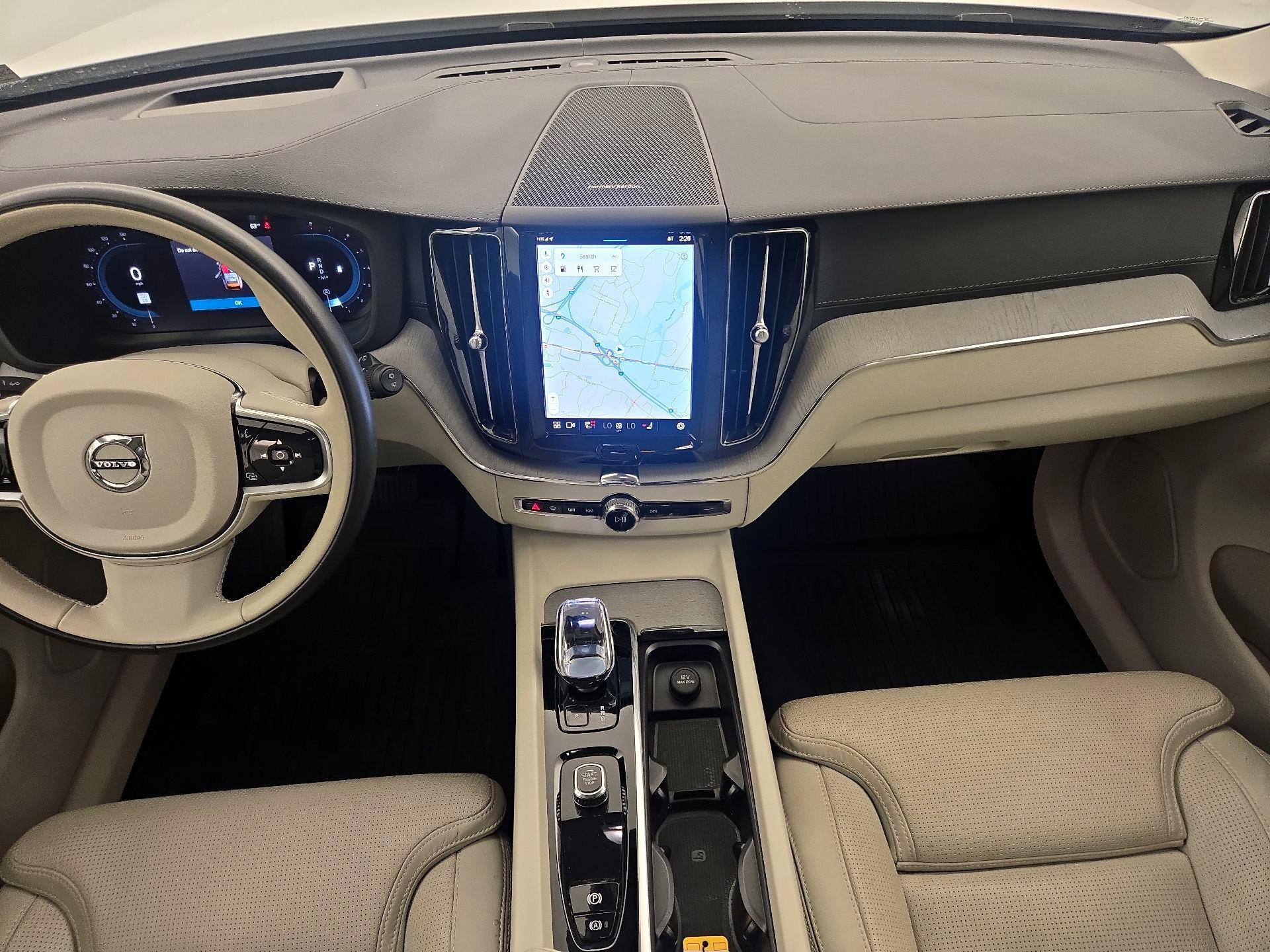 Thumbnail: 2025 Volvo XC60 - 9