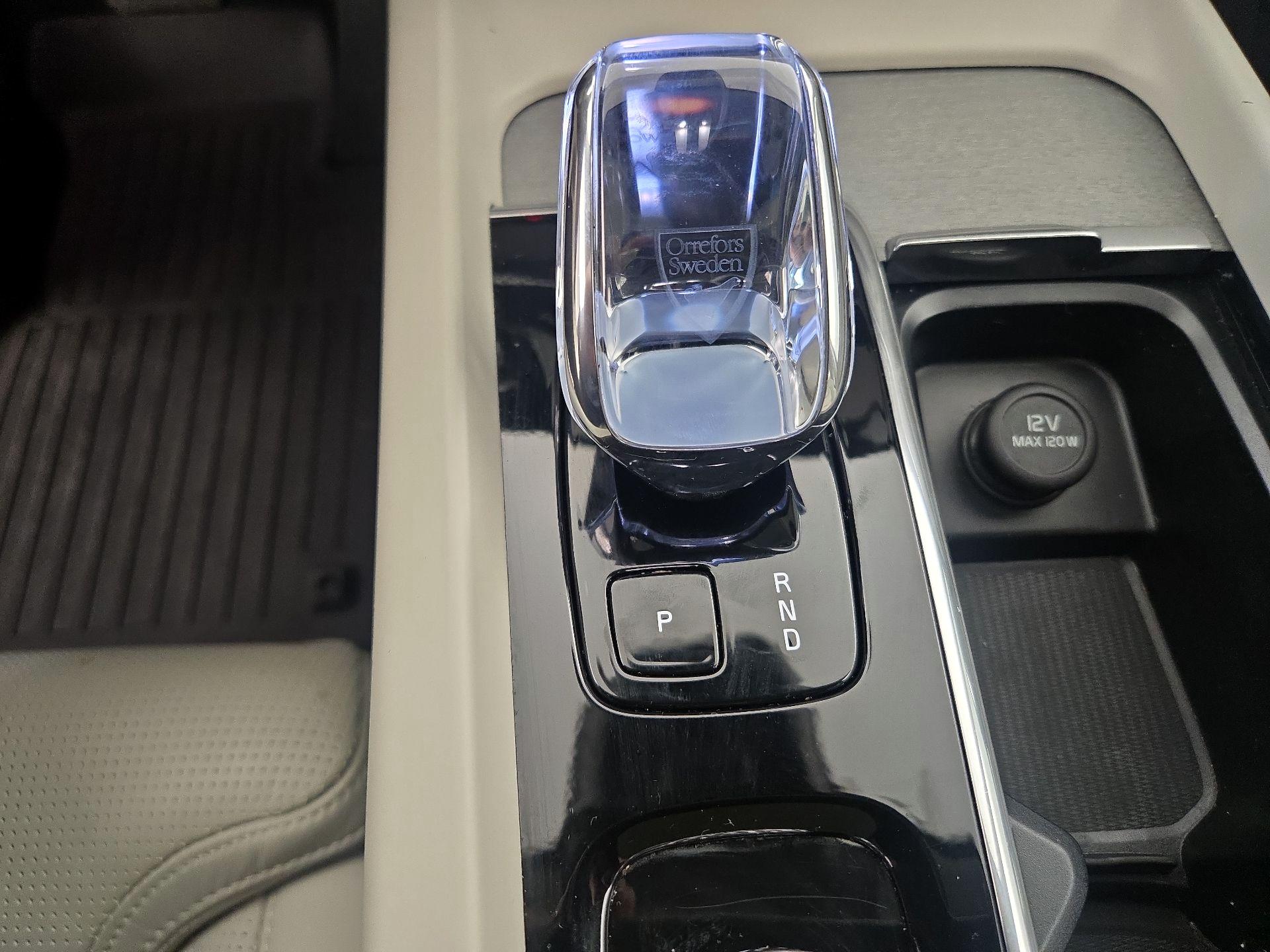 Thumbnail: 2025 Volvo XC60 - 18