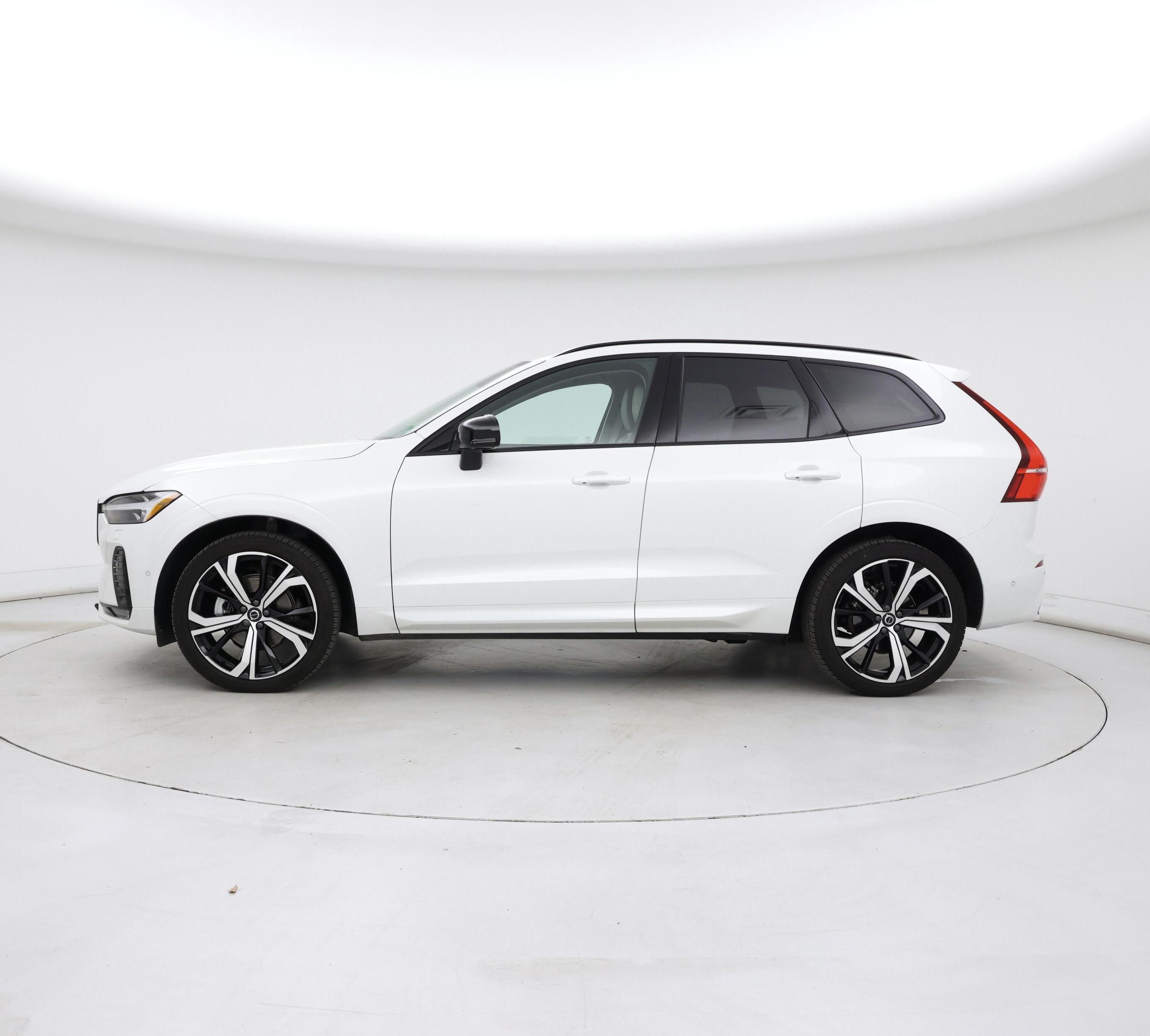 Thumbnail: 2025 Volvo XC60 - 3