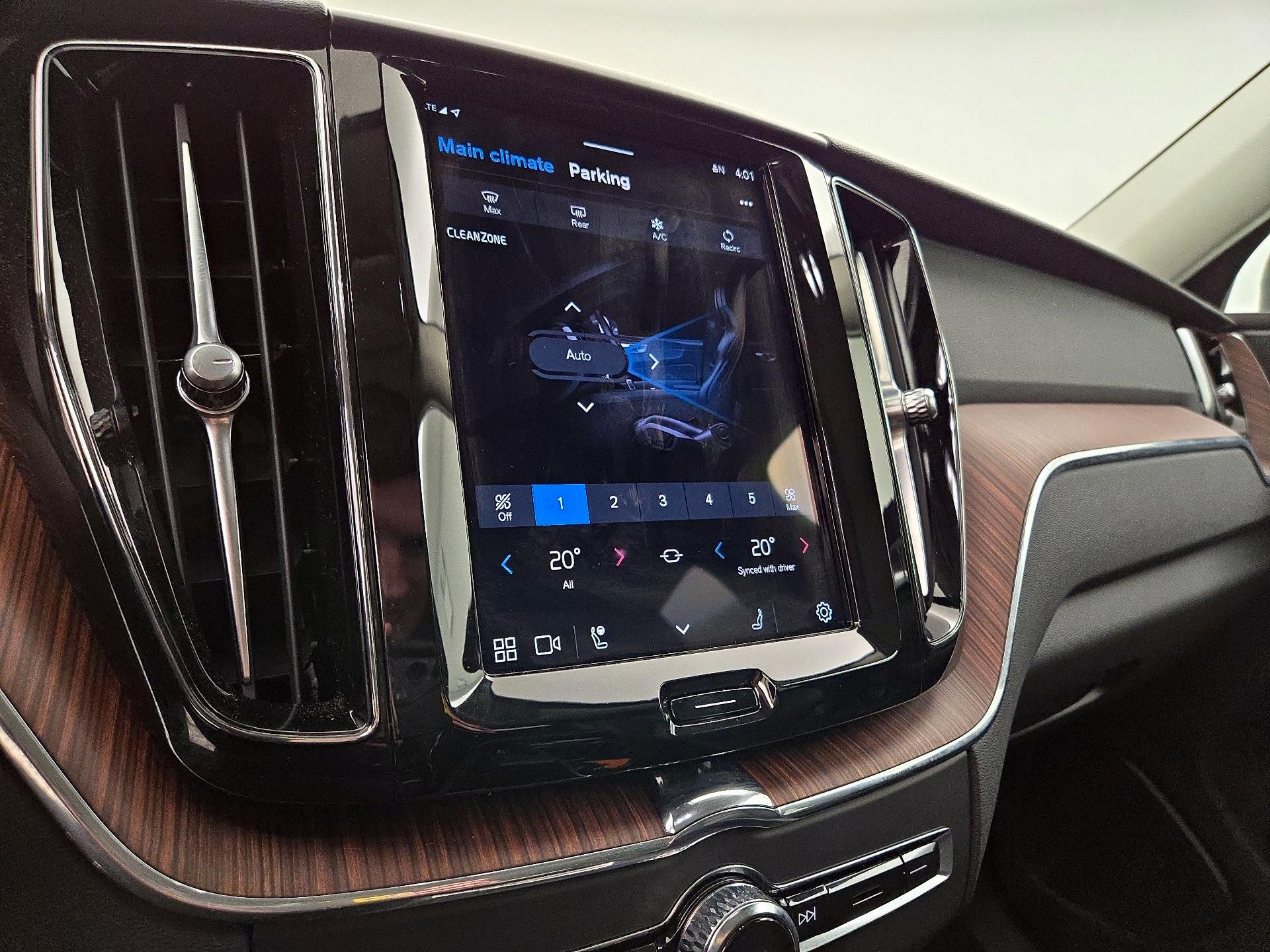 Thumbnail: 2024 Volvo XC60 - 17