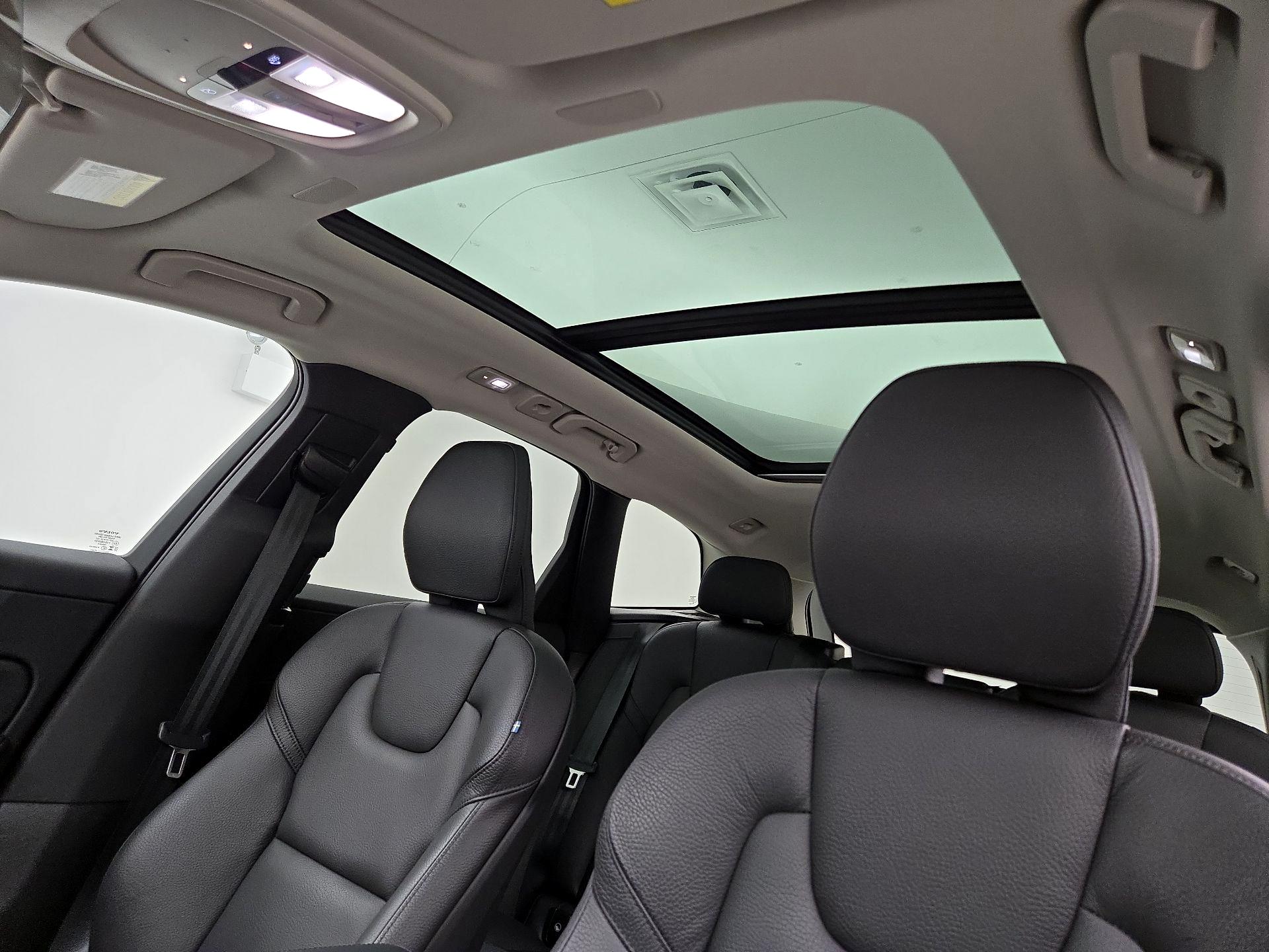 Thumbnail: 2024 Volvo XC60 - 20