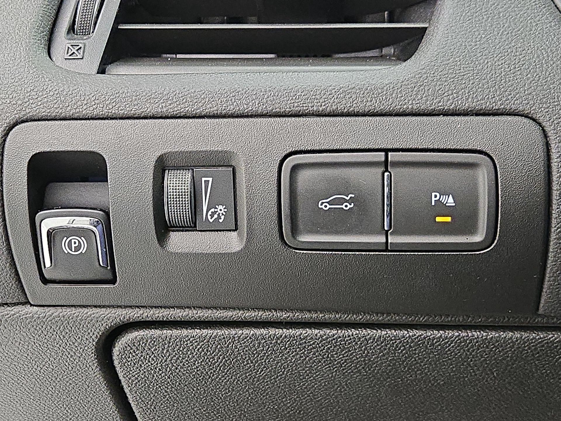 Thumbnail: 2015 Chevrolet Impala - 13