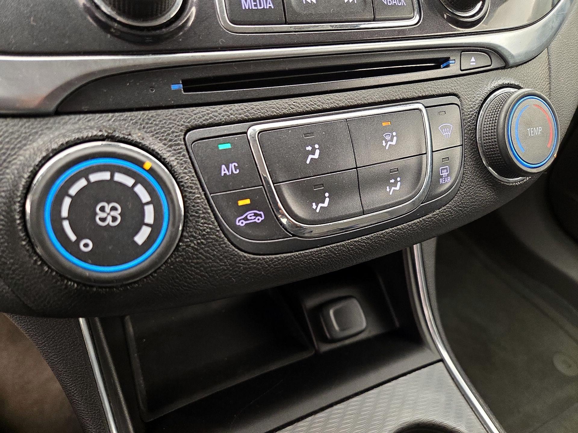 Thumbnail: 2015 Chevrolet Impala - 15