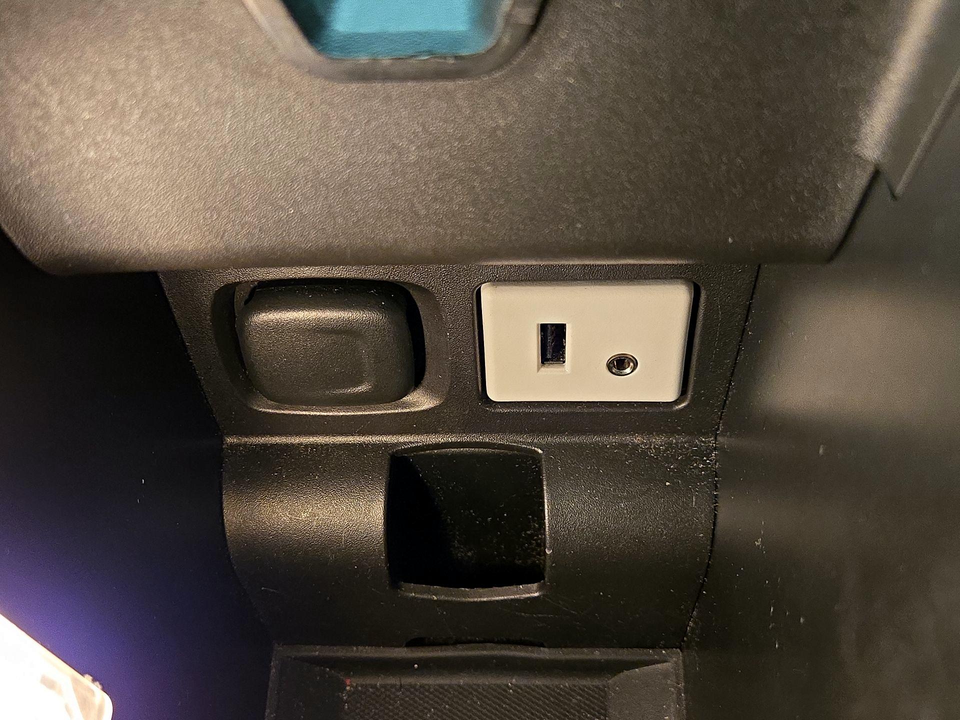 Thumbnail: 2015 Chevrolet Impala - 17