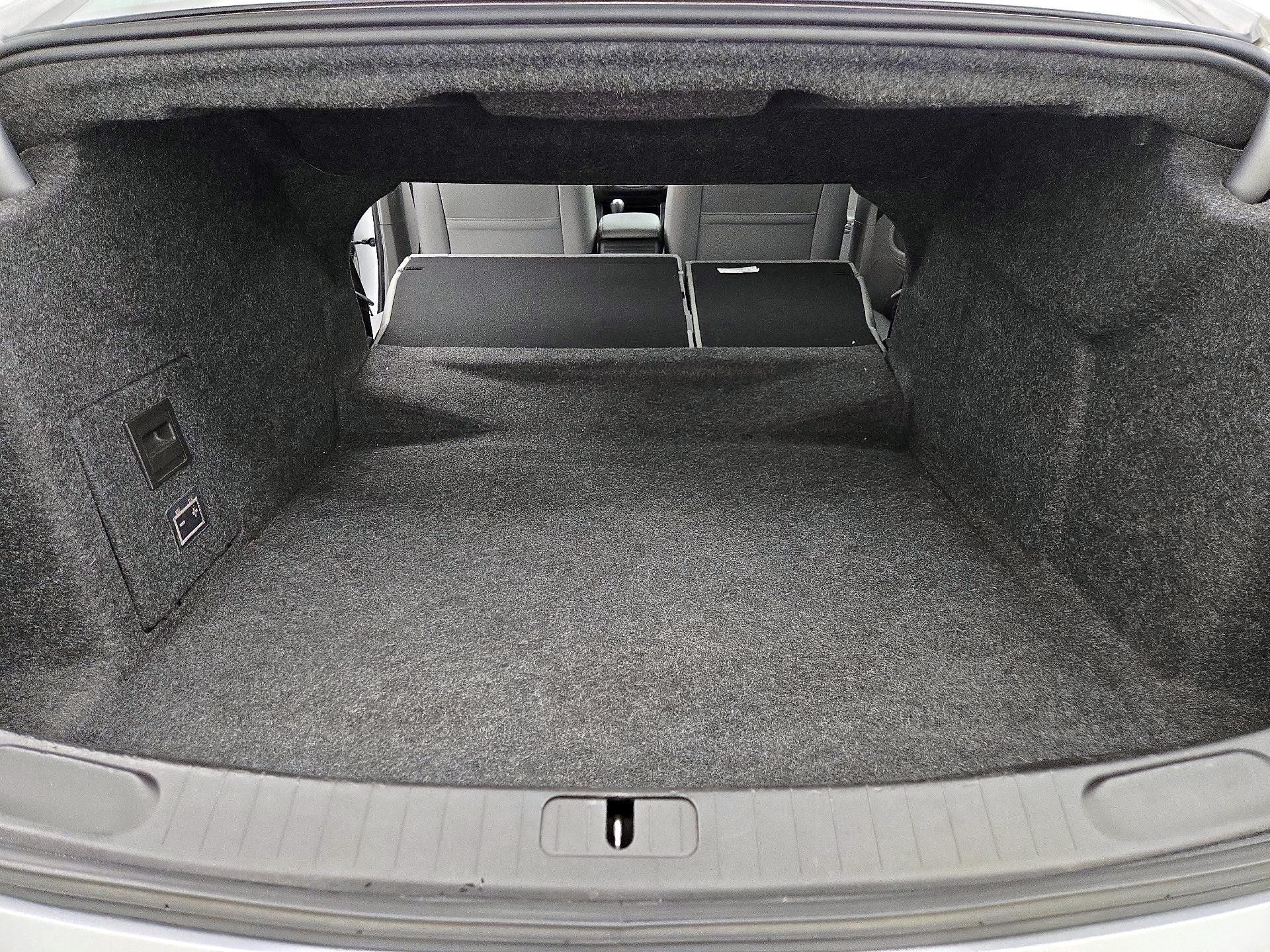 Thumbnail: 2015 Chevrolet Impala - 20