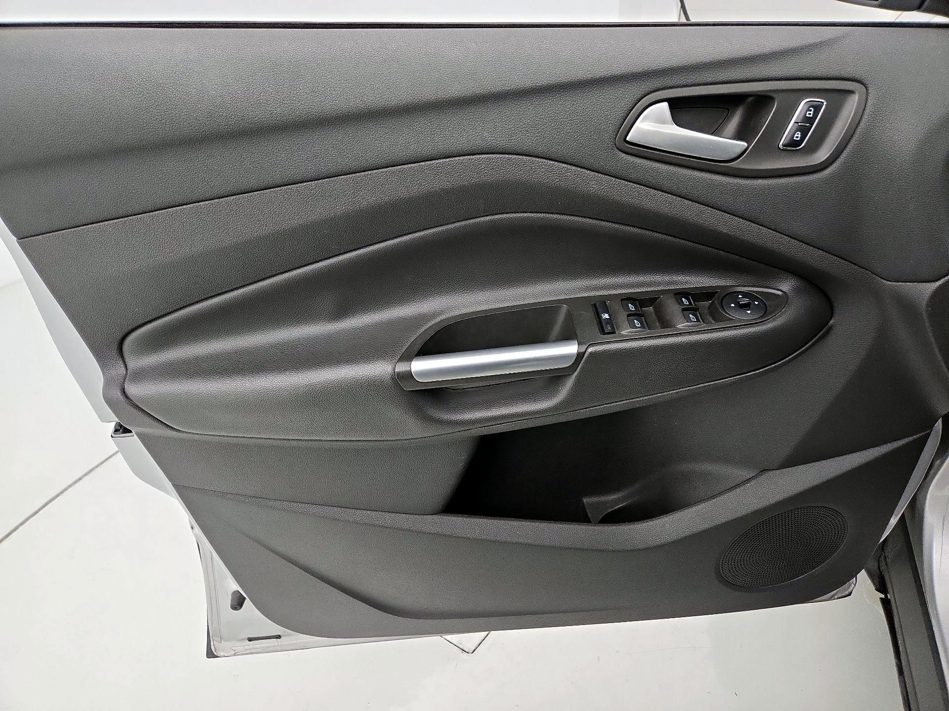 Thumbnail: 2016 Ford Escape - 12