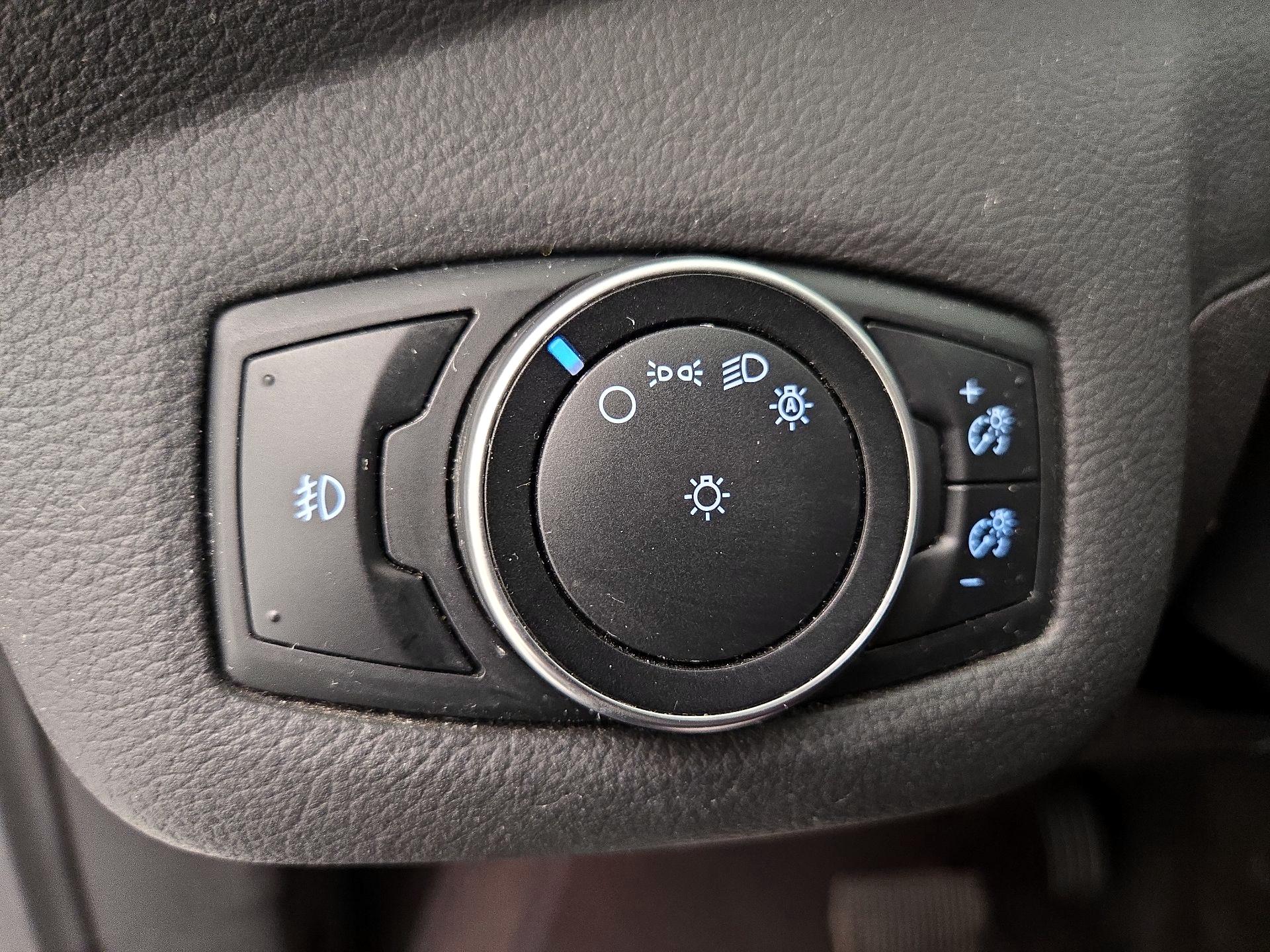 Thumbnail: 2016 Ford Escape - 13