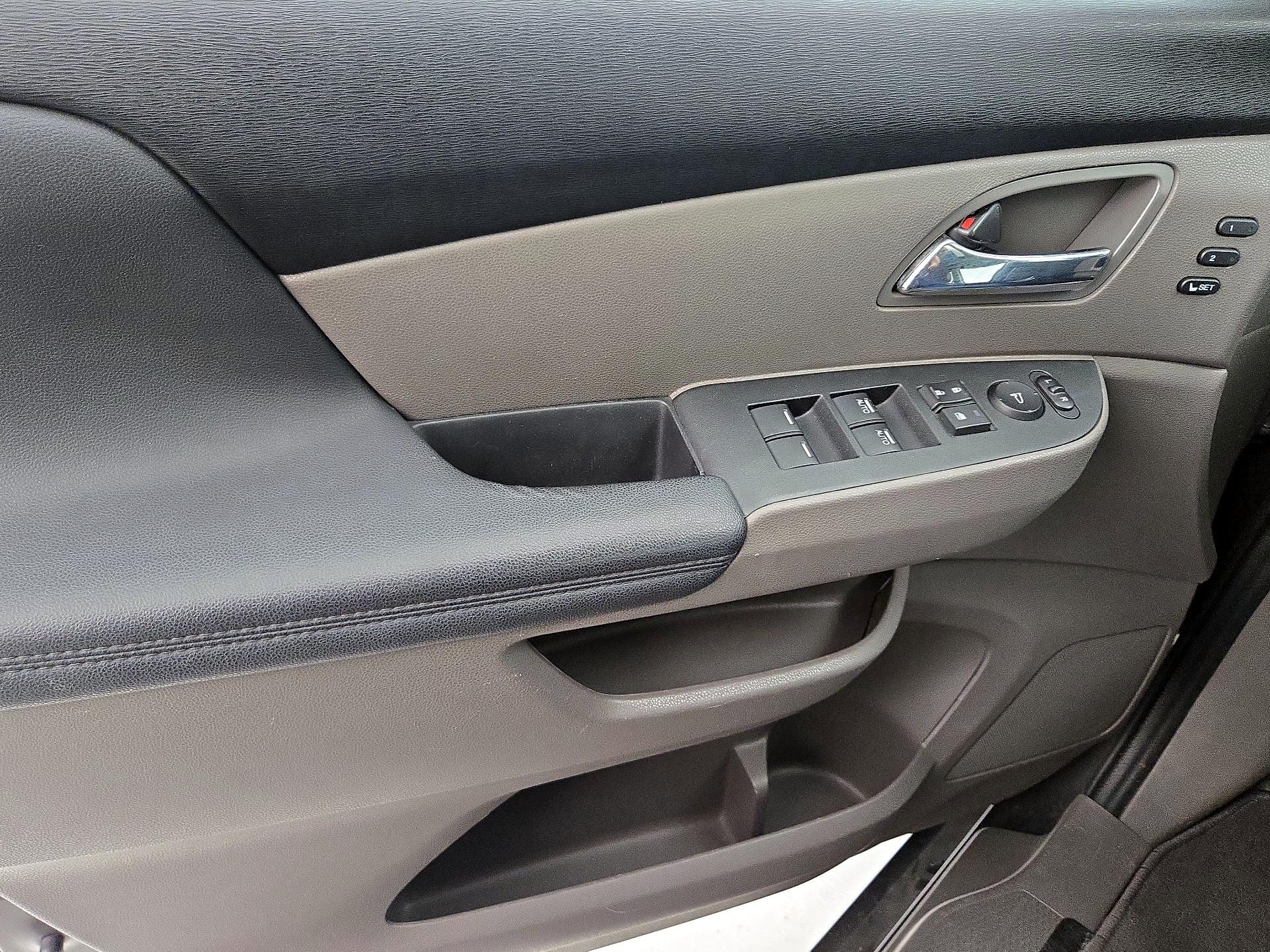 Thumbnail: 2015 Honda Odyssey - 12