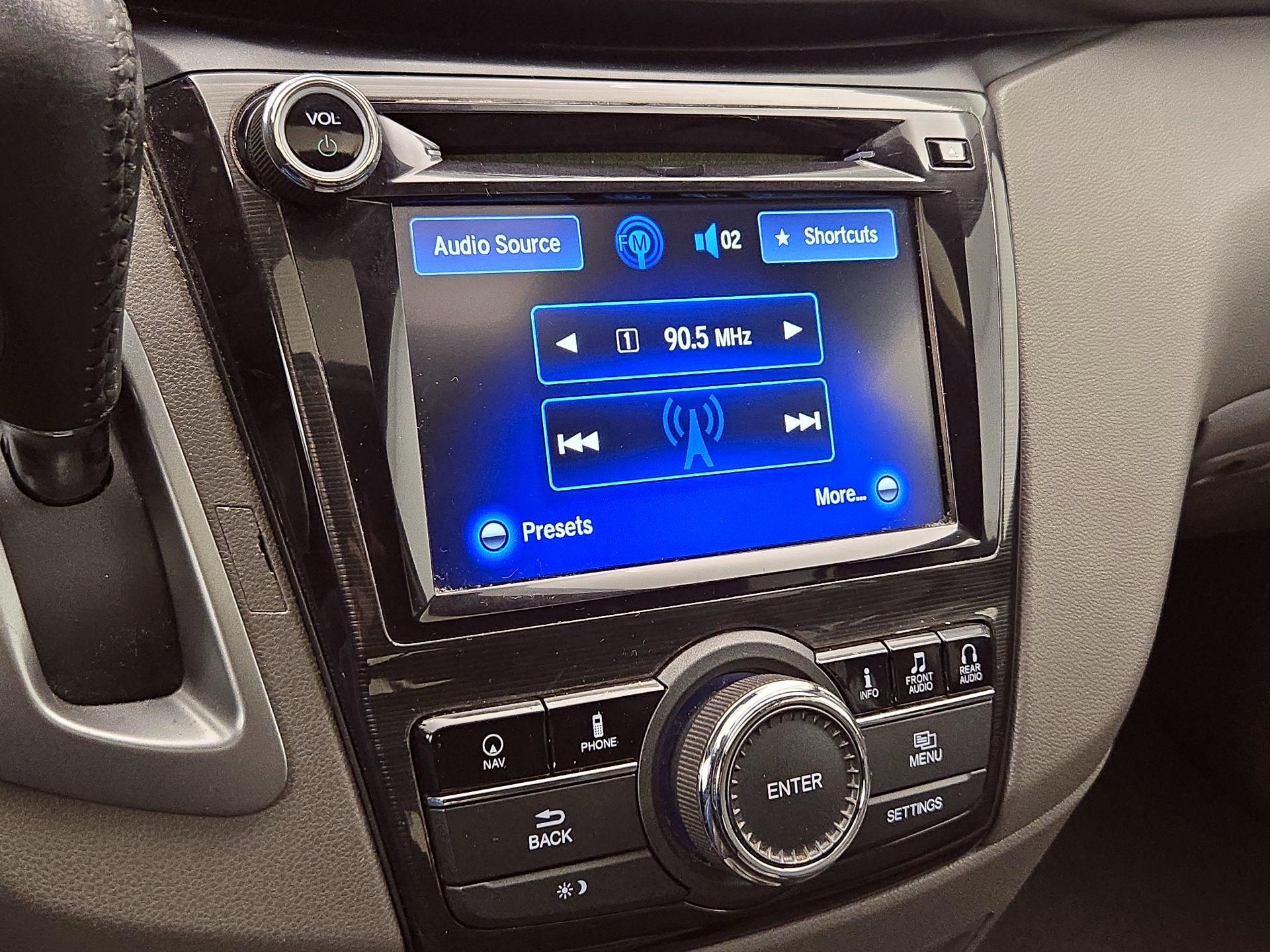 Thumbnail: 2015 Honda Odyssey - 16