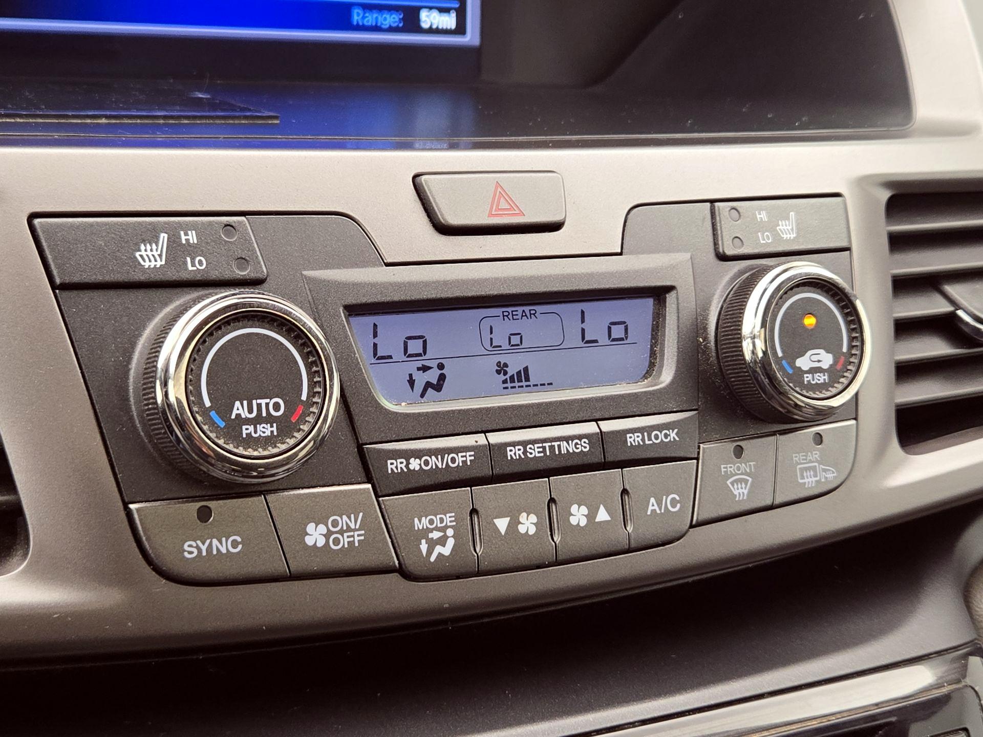 Thumbnail: 2015 Honda Odyssey - 17