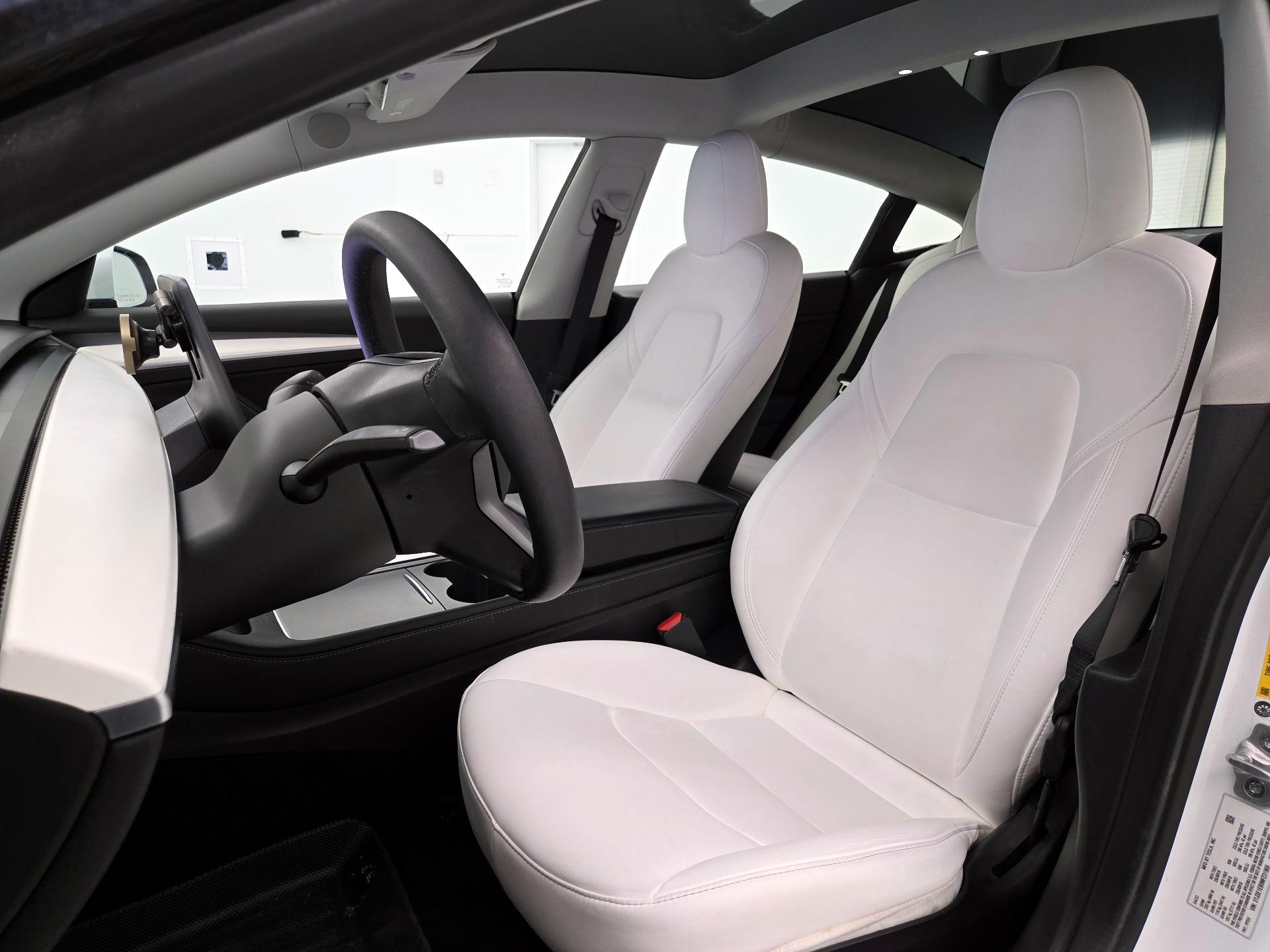 Thumbnail: 2022 Tesla Model 3 - 11