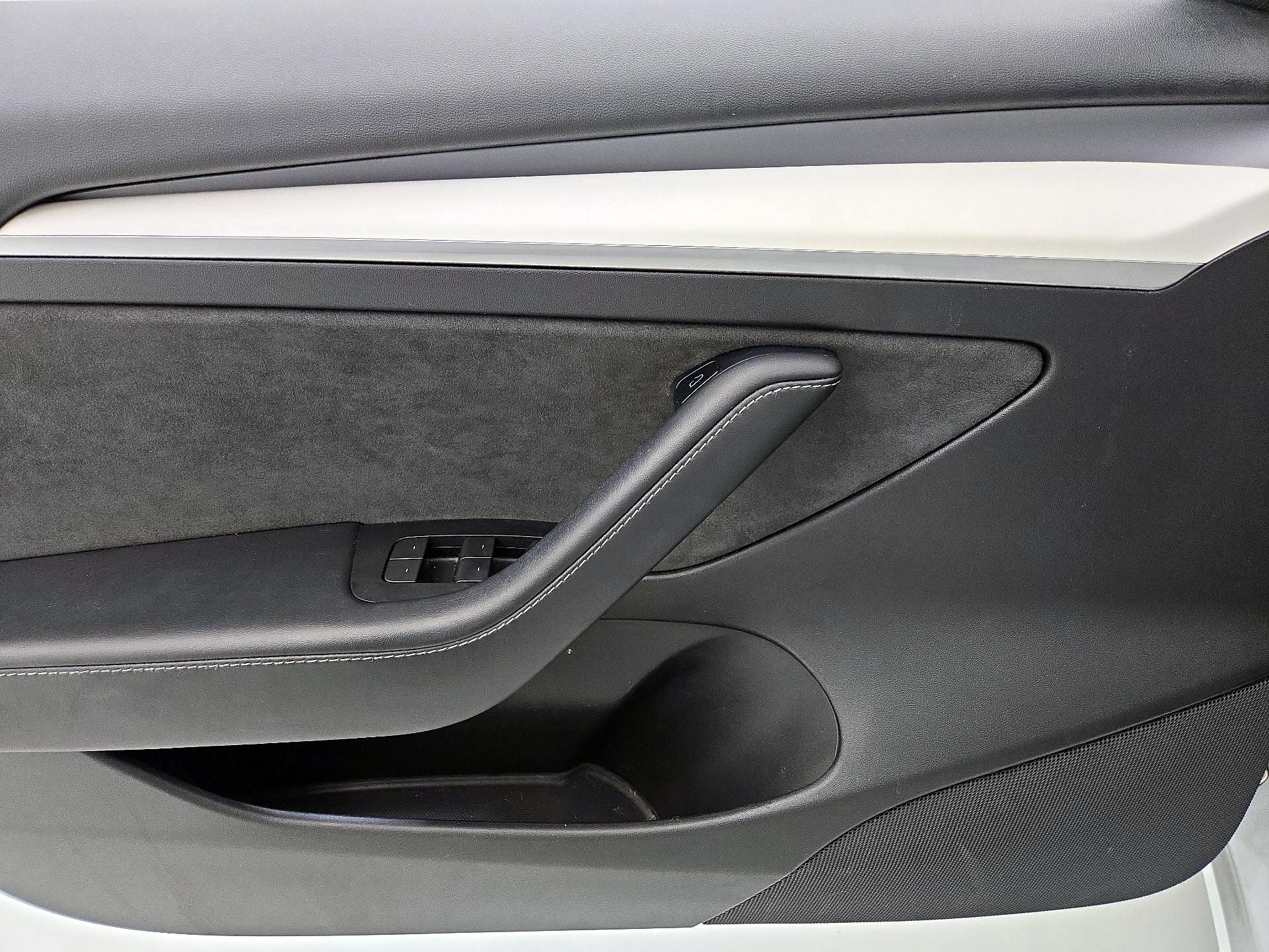 Thumbnail: 2022 Tesla Model 3 - 12