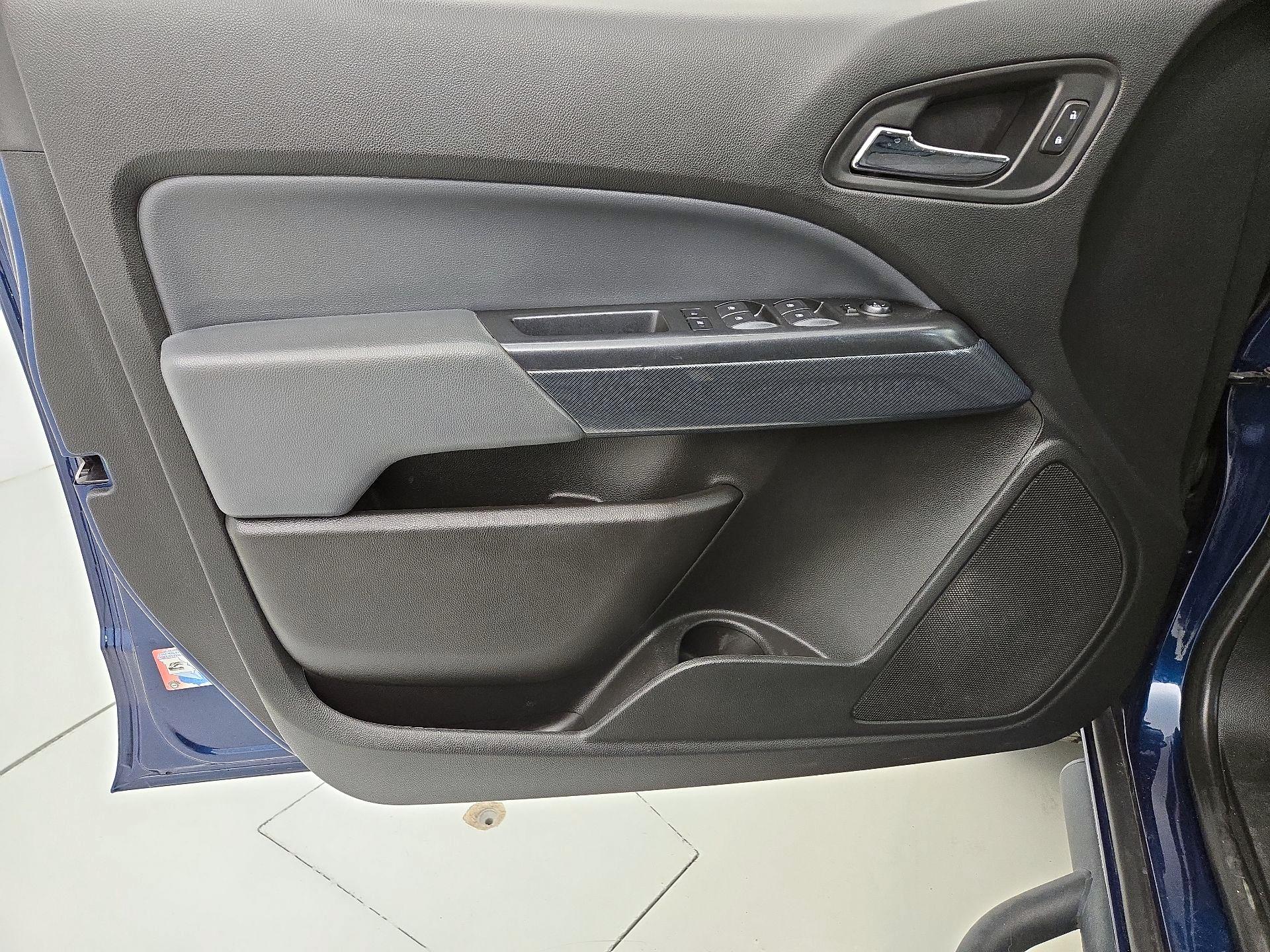 Thumbnail: 2019 Chevrolet Colorado - 12