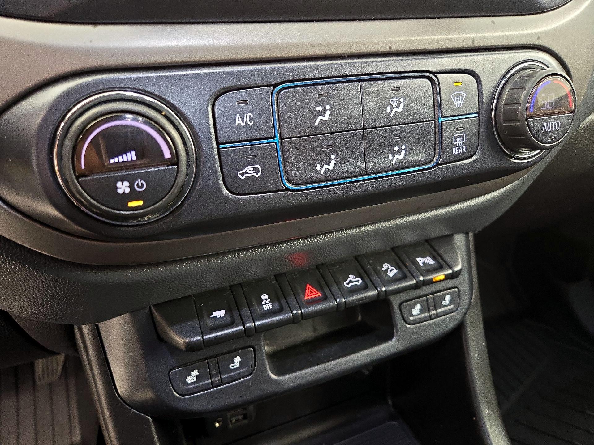 Thumbnail: 2019 Chevrolet Colorado - 17