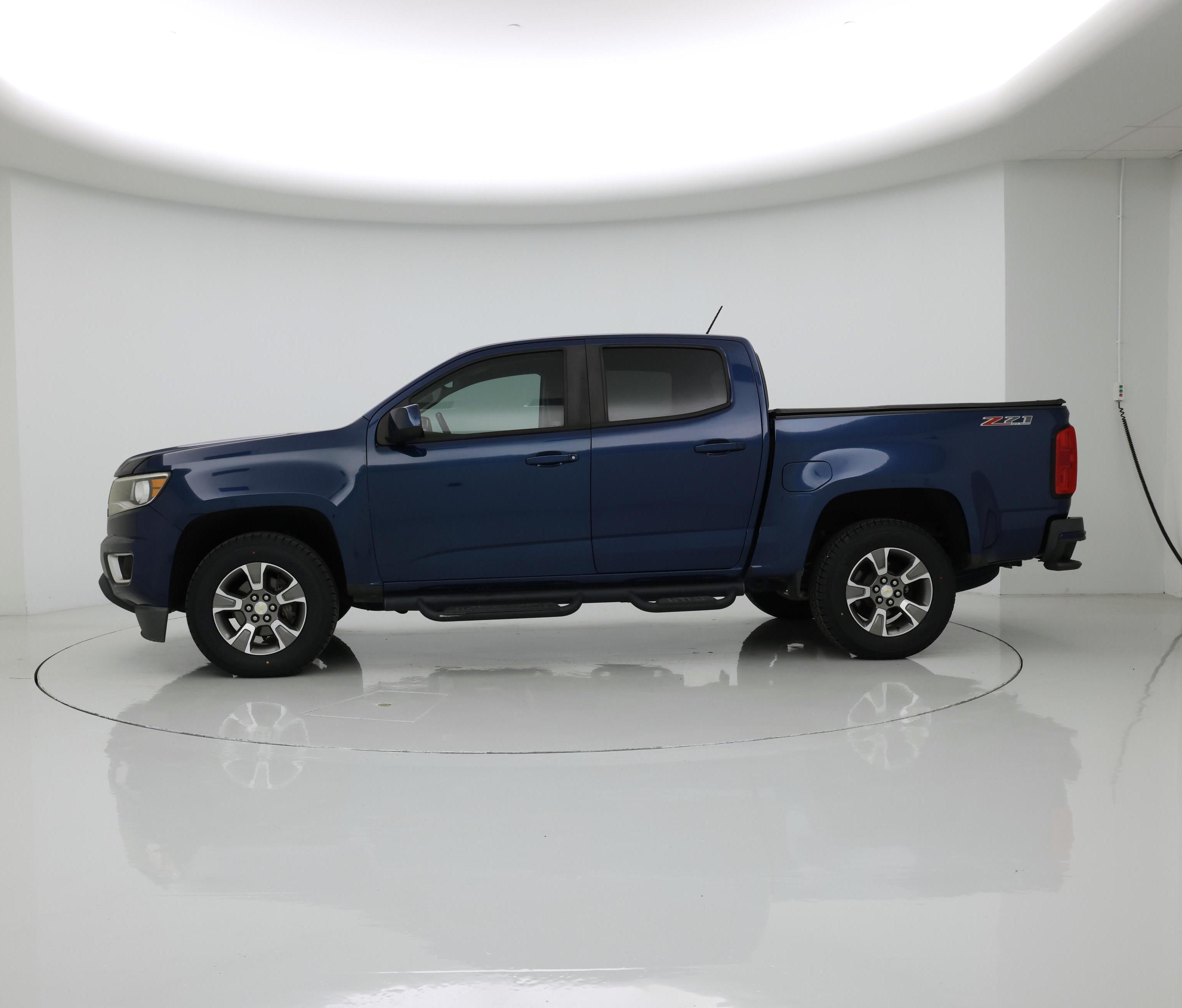 Thumbnail: 2019 Chevrolet Colorado - 3