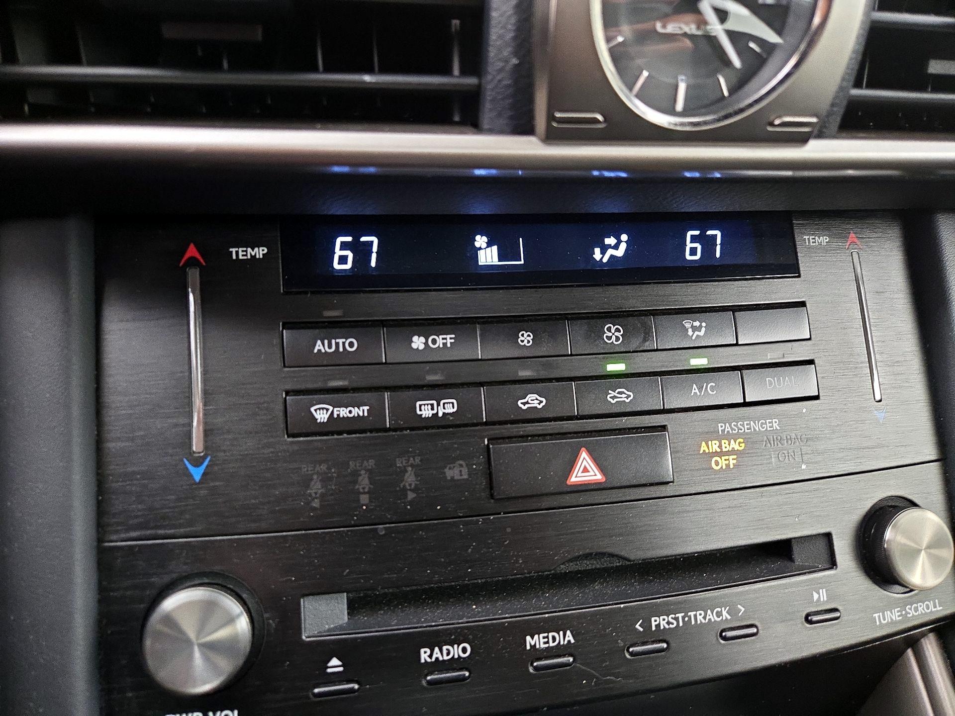 Thumbnail: 2018 Lexus IS - 16