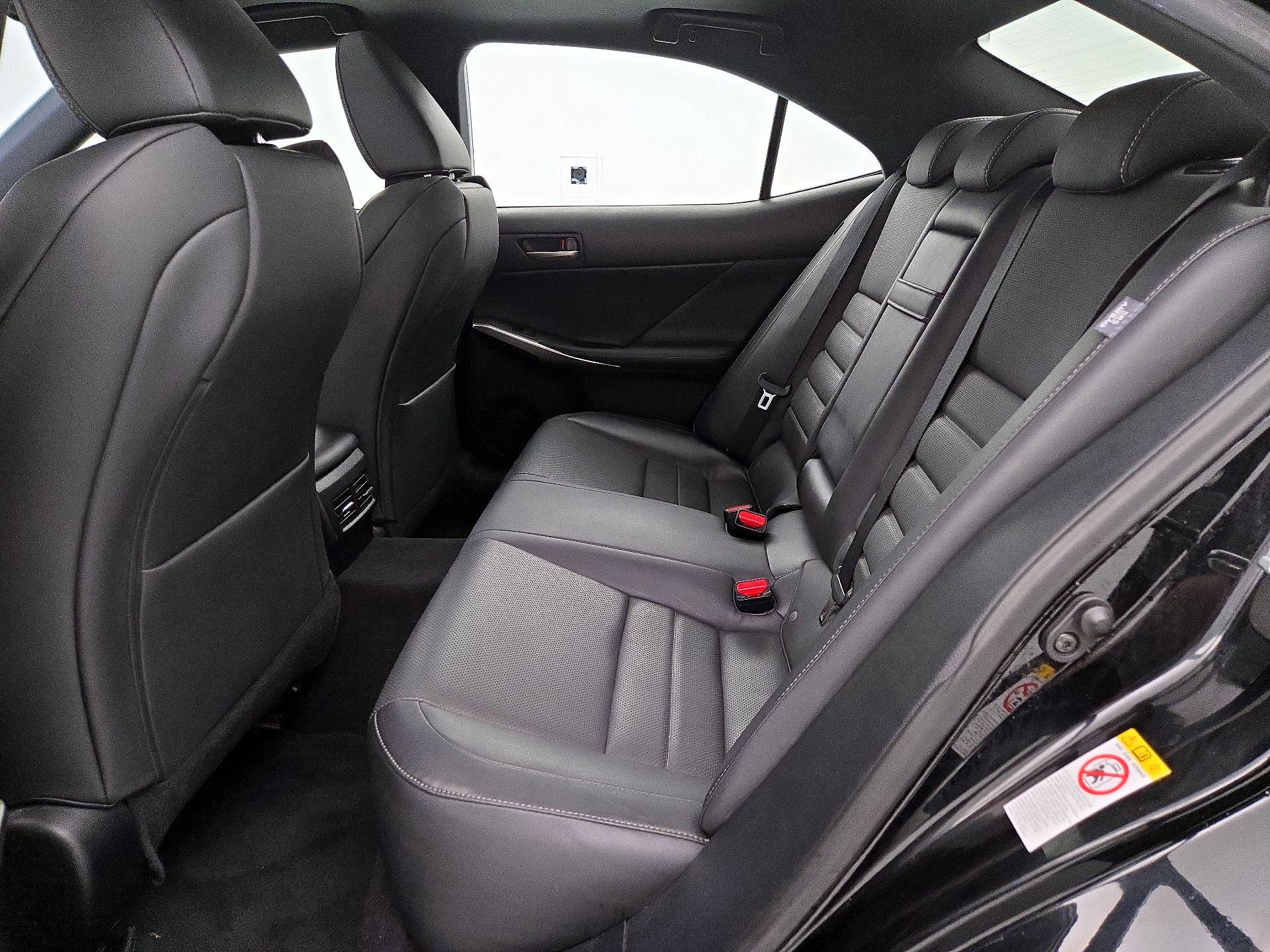 Thumbnail: 2018 Lexus IS - 20