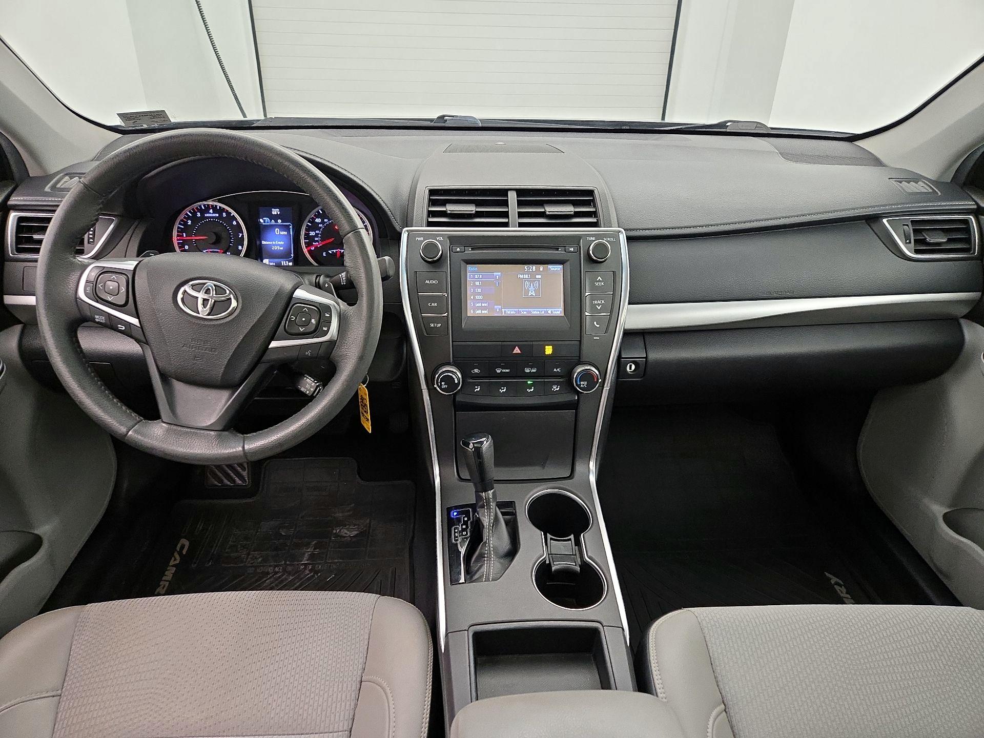 Thumbnail: 2017 Toyota Camry - 9