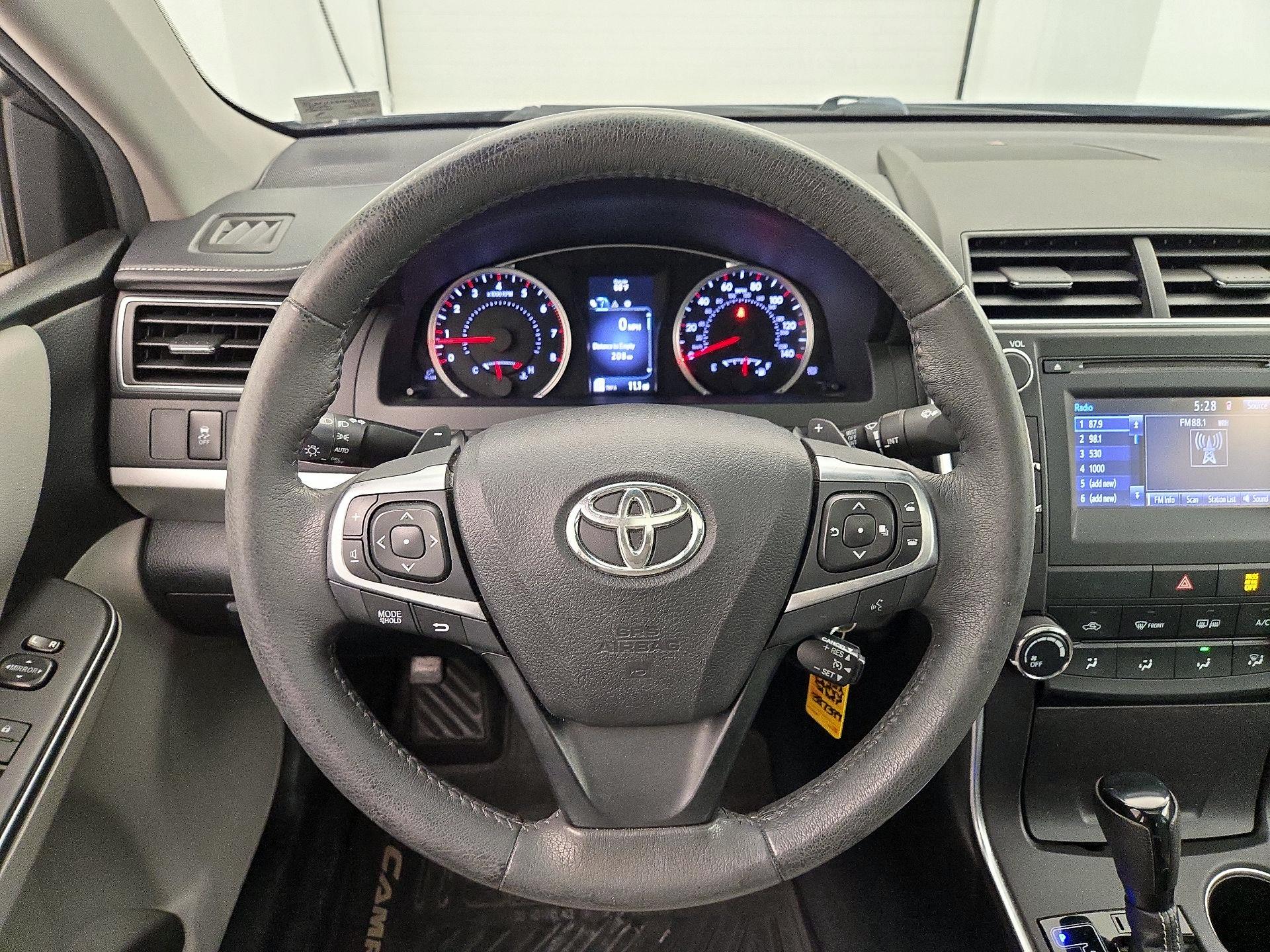 Thumbnail: 2017 Toyota Camry - 10