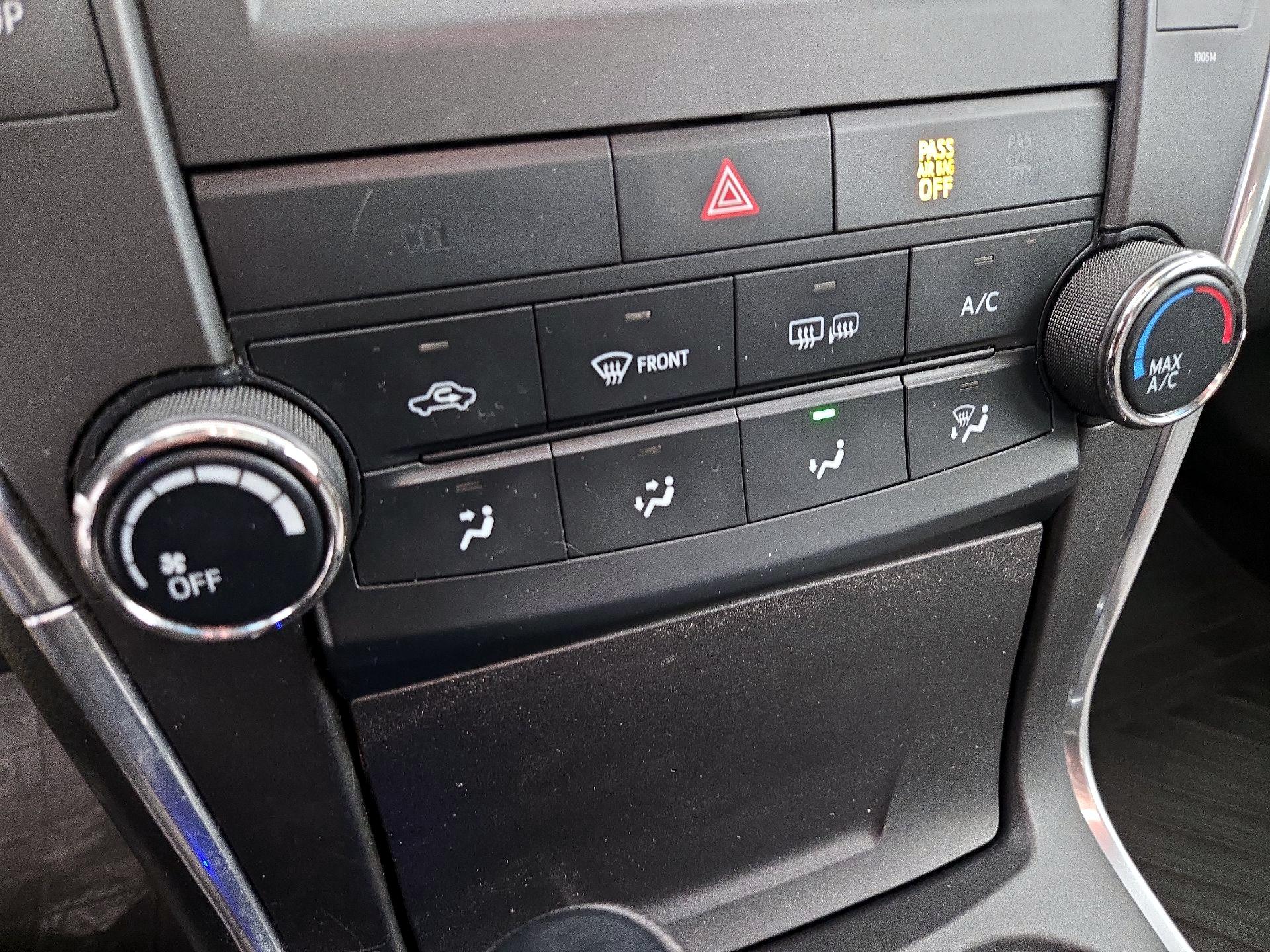 Thumbnail: 2017 Toyota Camry - 16