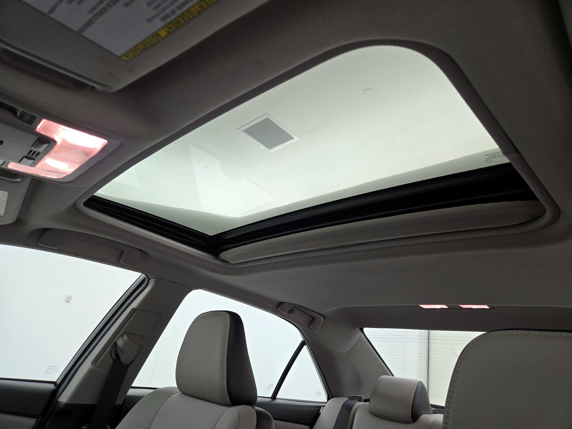 Thumbnail: 2017 Toyota Camry - 19