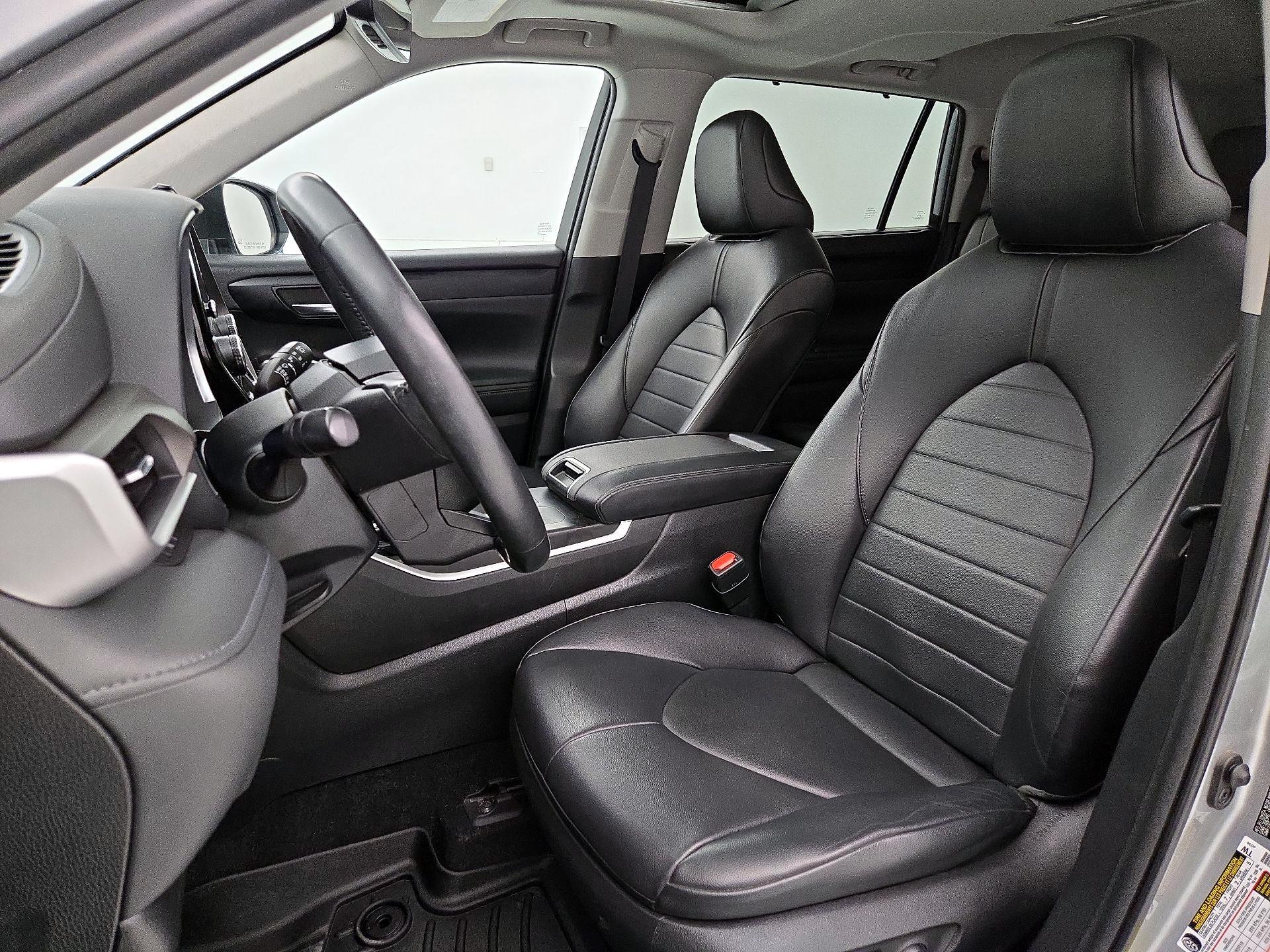 Thumbnail: 2023 Toyota Highlander - 11