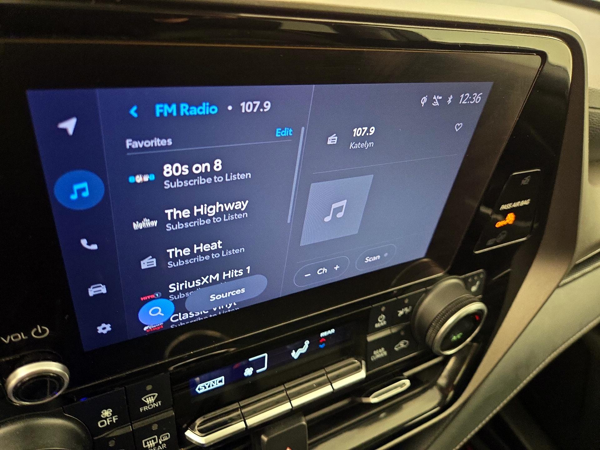 Thumbnail: 2023 Toyota Highlander - 15