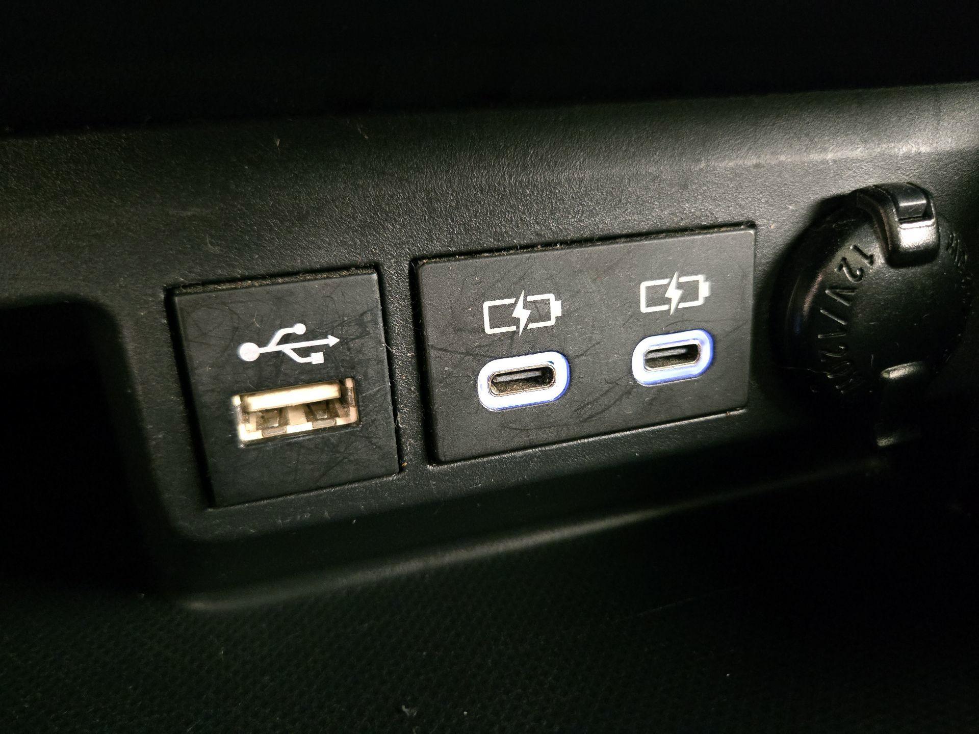 Thumbnail: 2023 Toyota Highlander - 18