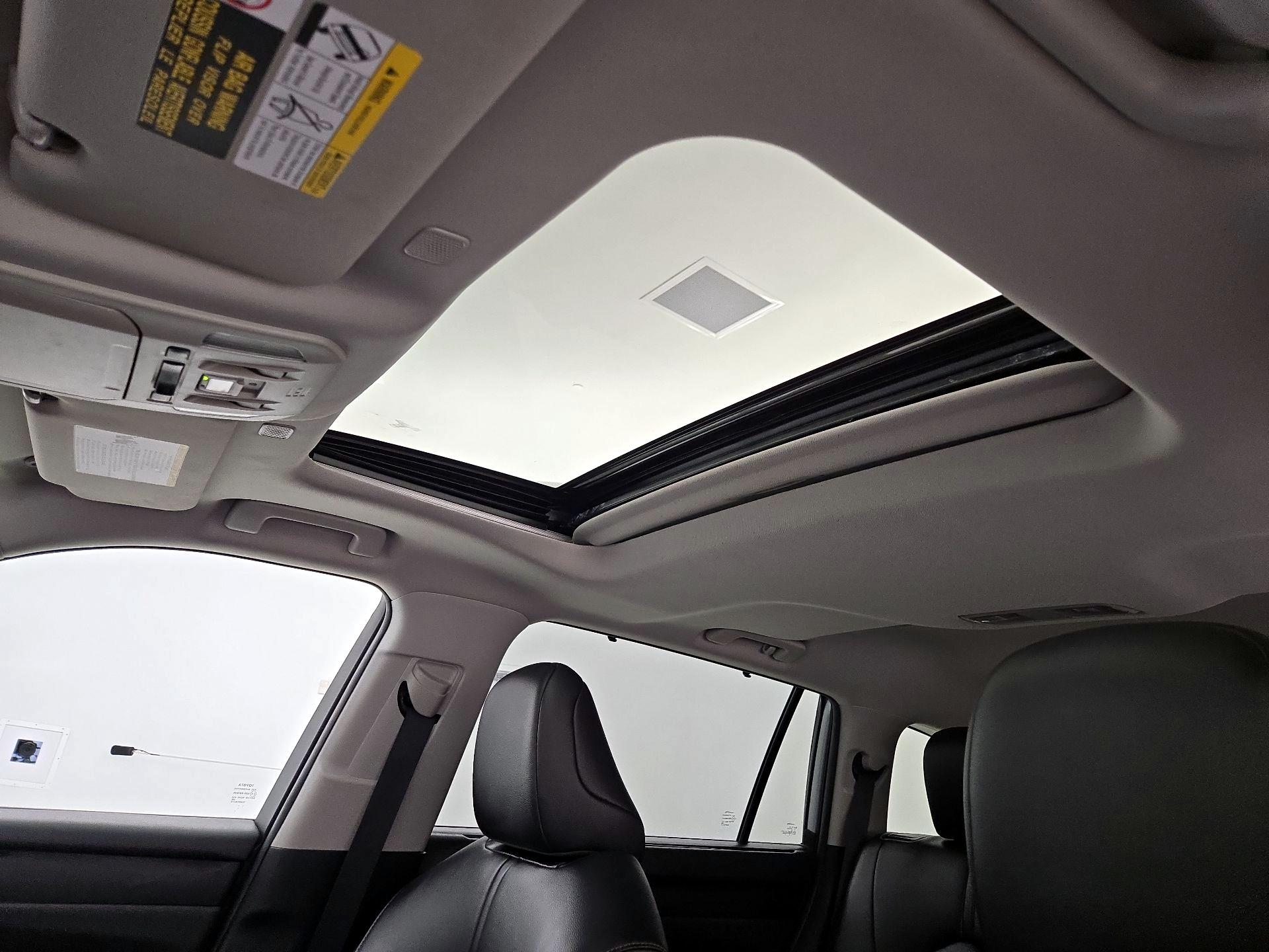 Thumbnail: 2023 Toyota Highlander - 19