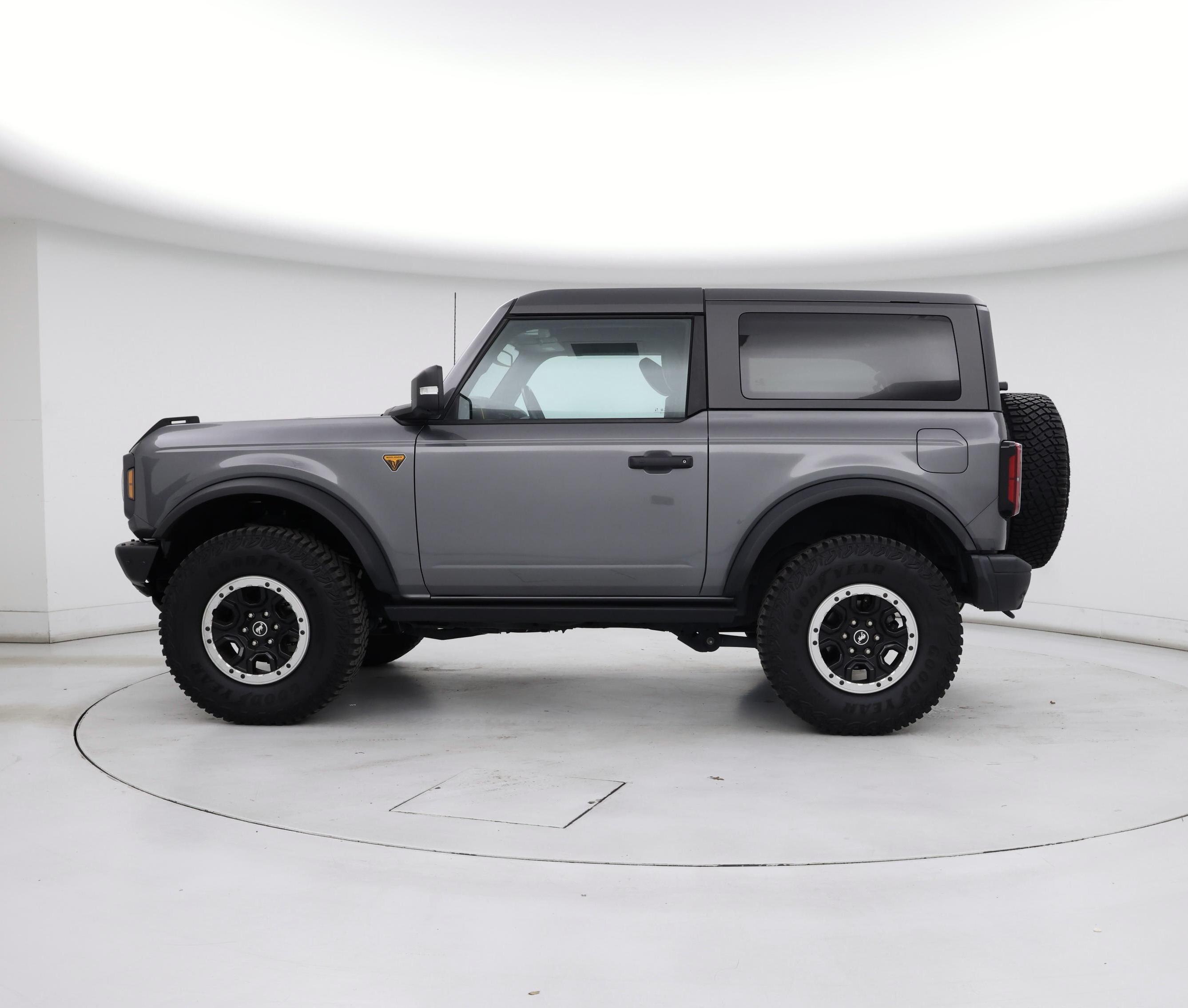 Thumbnail: 2021 Ford Bronco - 3