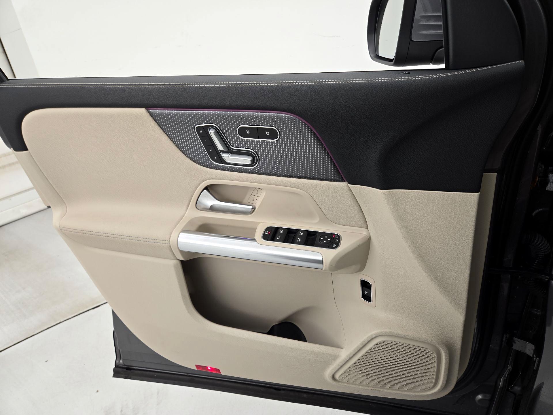 Thumbnail: 2021 Mercedes-Benz GLA - 12