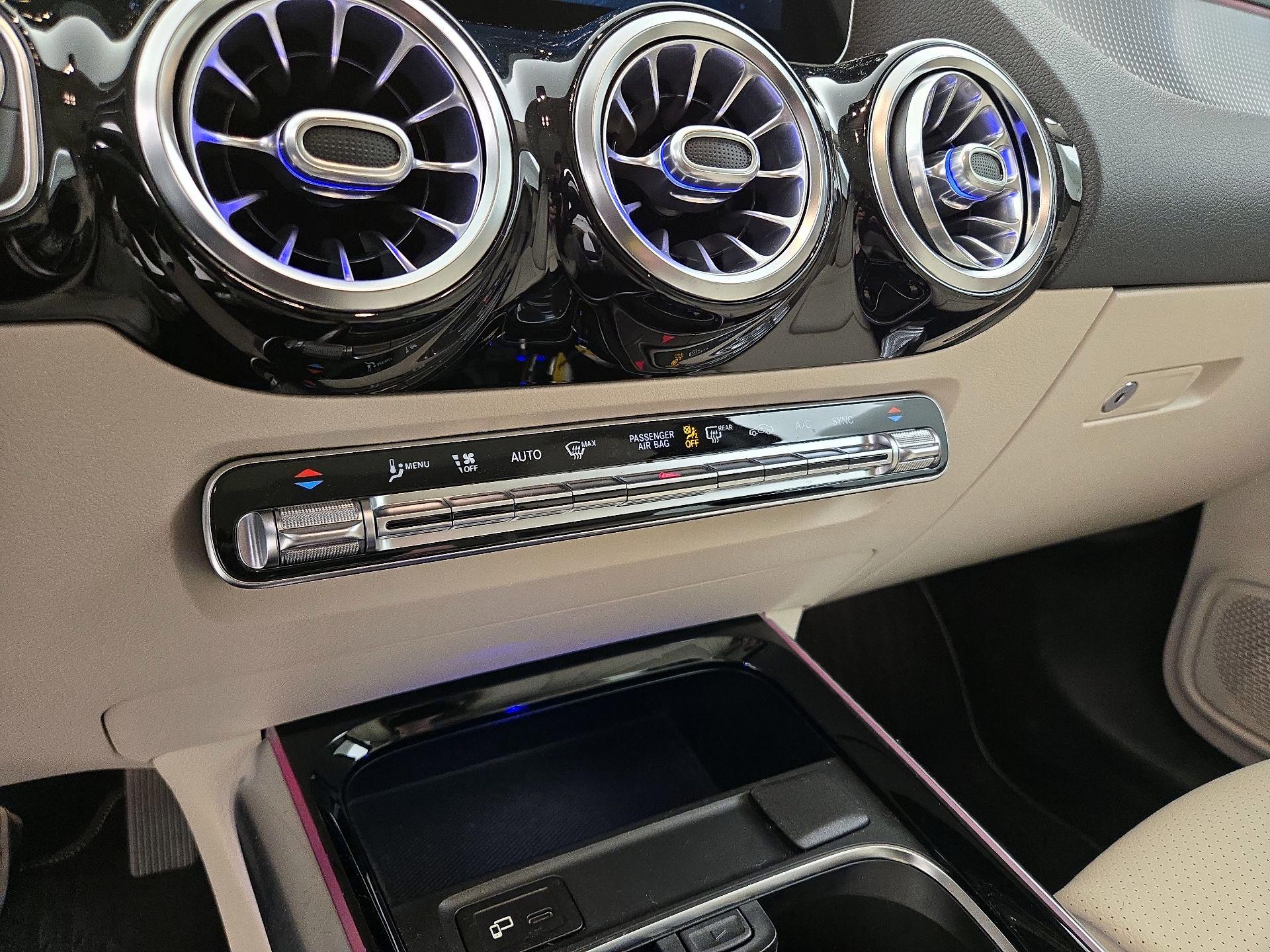 Thumbnail: 2021 Mercedes-Benz GLA - 16