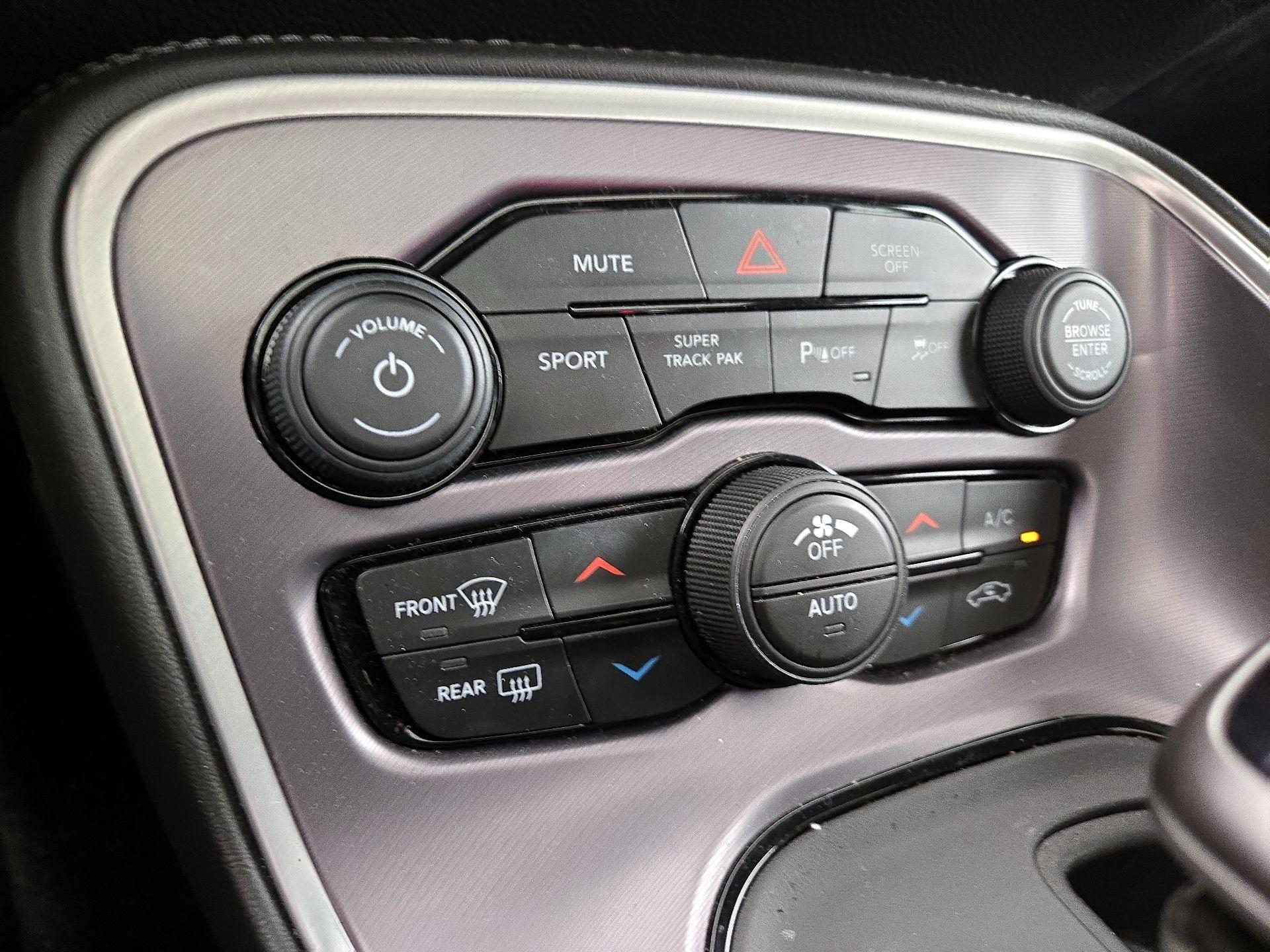 Thumbnail: 2019 Dodge Challenger - 17