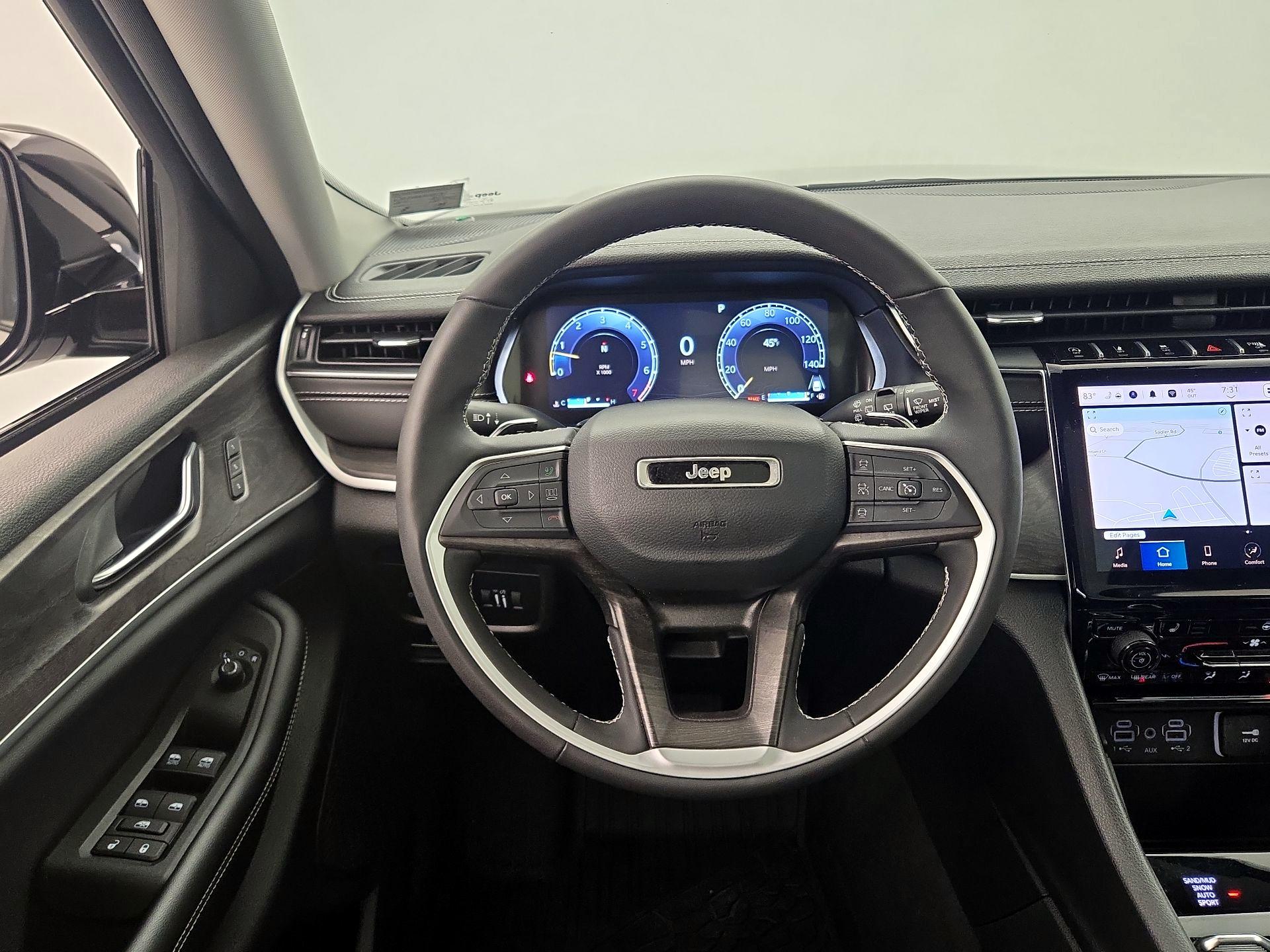 Thumbnail: 2024 Jeep Grand Cherokee - 10