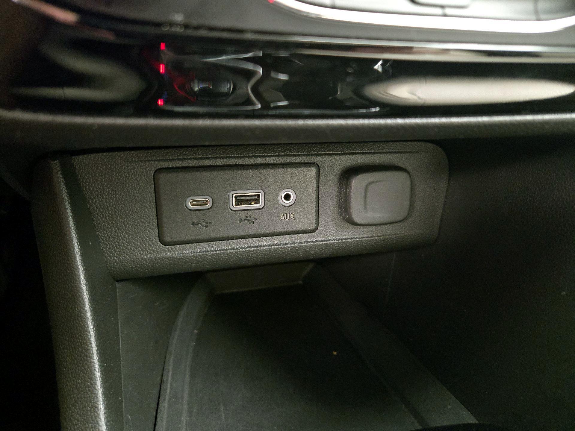 Thumbnail: 2021 Buick Encore GX - 18