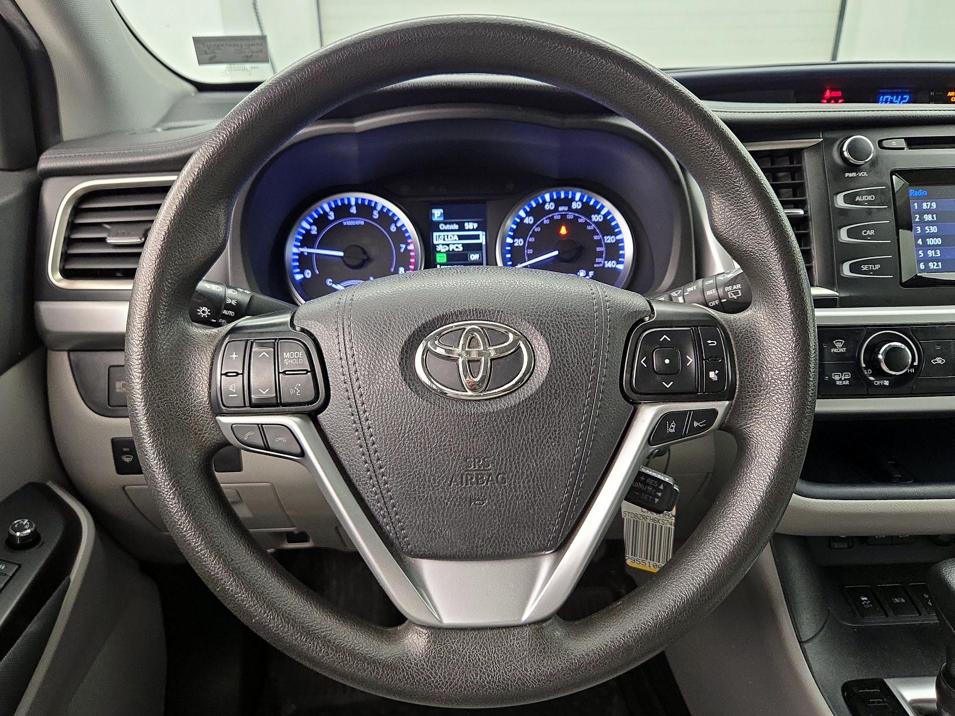 Thumbnail: 2019 Toyota Highlander - 10